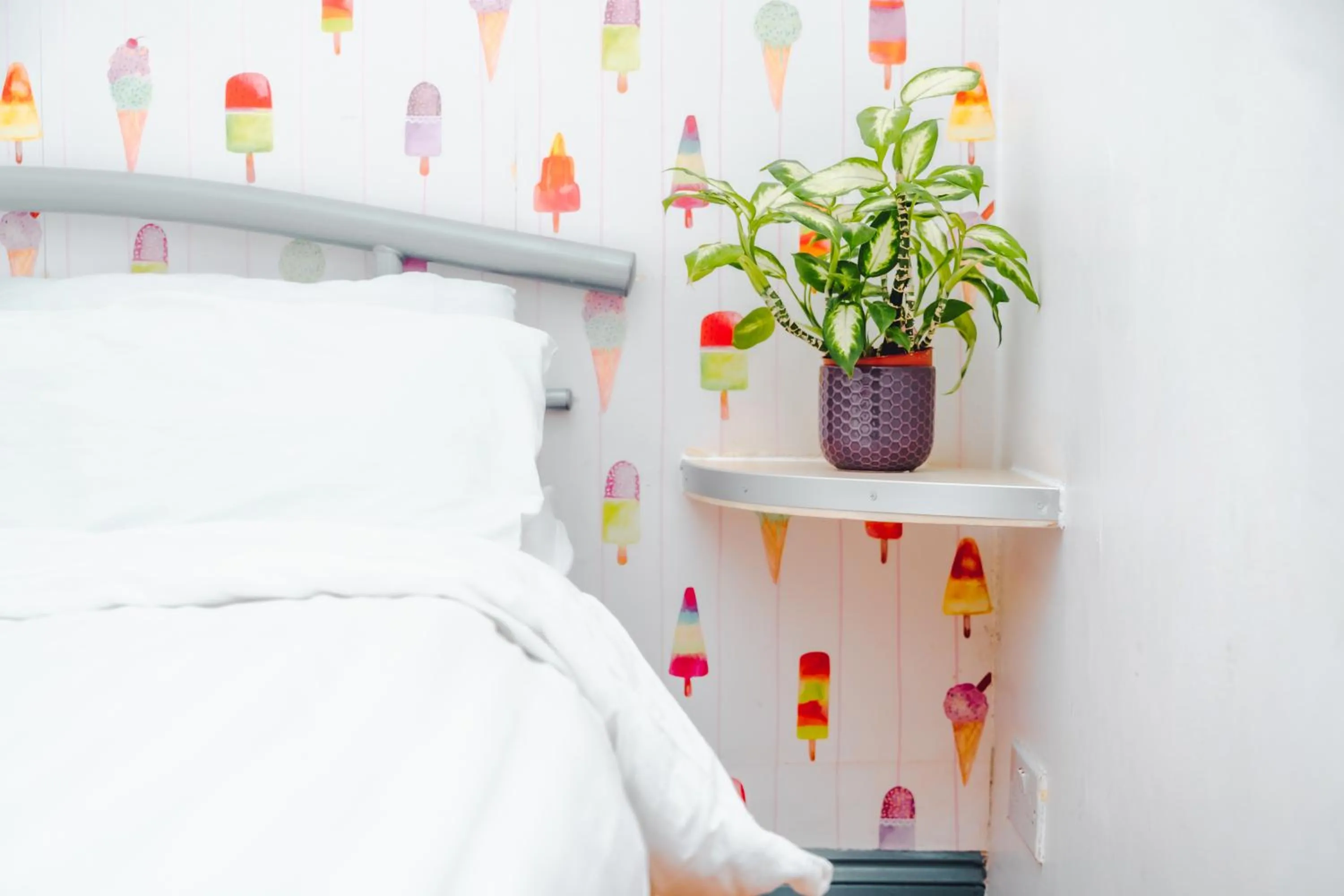 Bedroom, Bed in London Backpackers Youth Hostel 18 - 35 Years Old Only