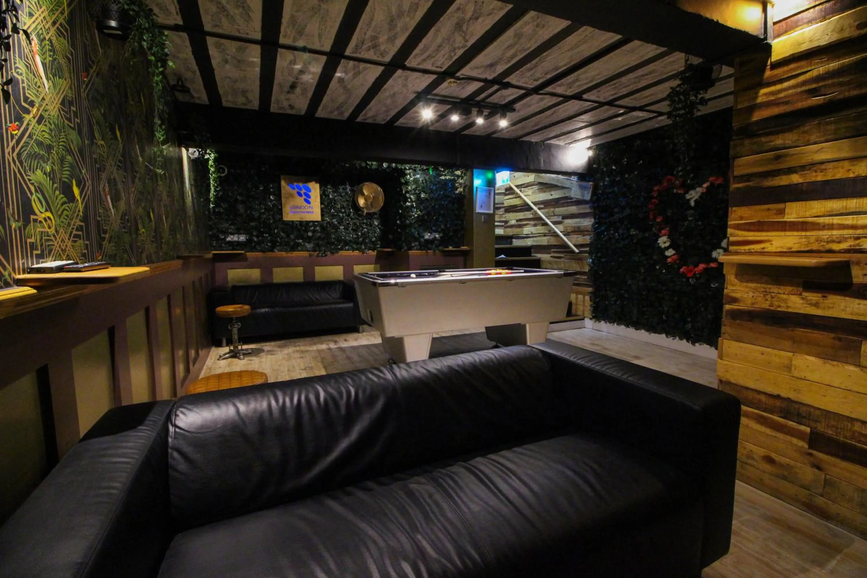 Game Room in London Backpackers Youth Hostel 18 - 35 Years Old Only