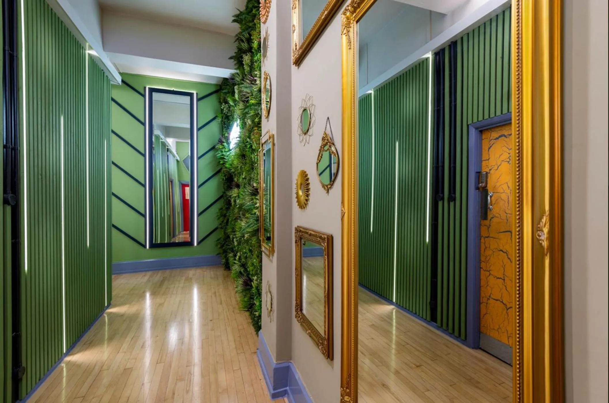 Property building in London Backpackers Youth Hostel 18 - 35 Years Old Only