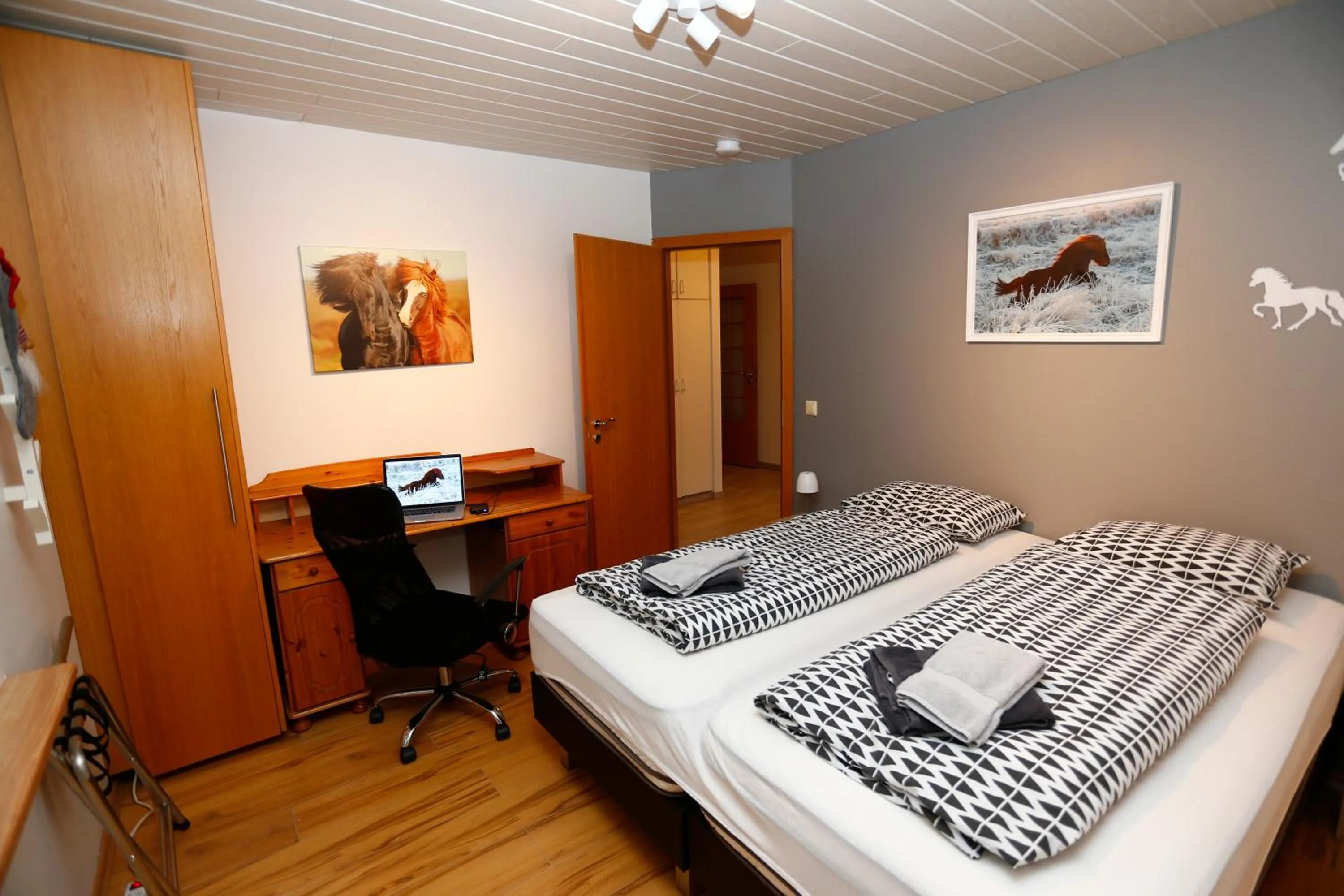 Bedroom, Bed in Hellnafell