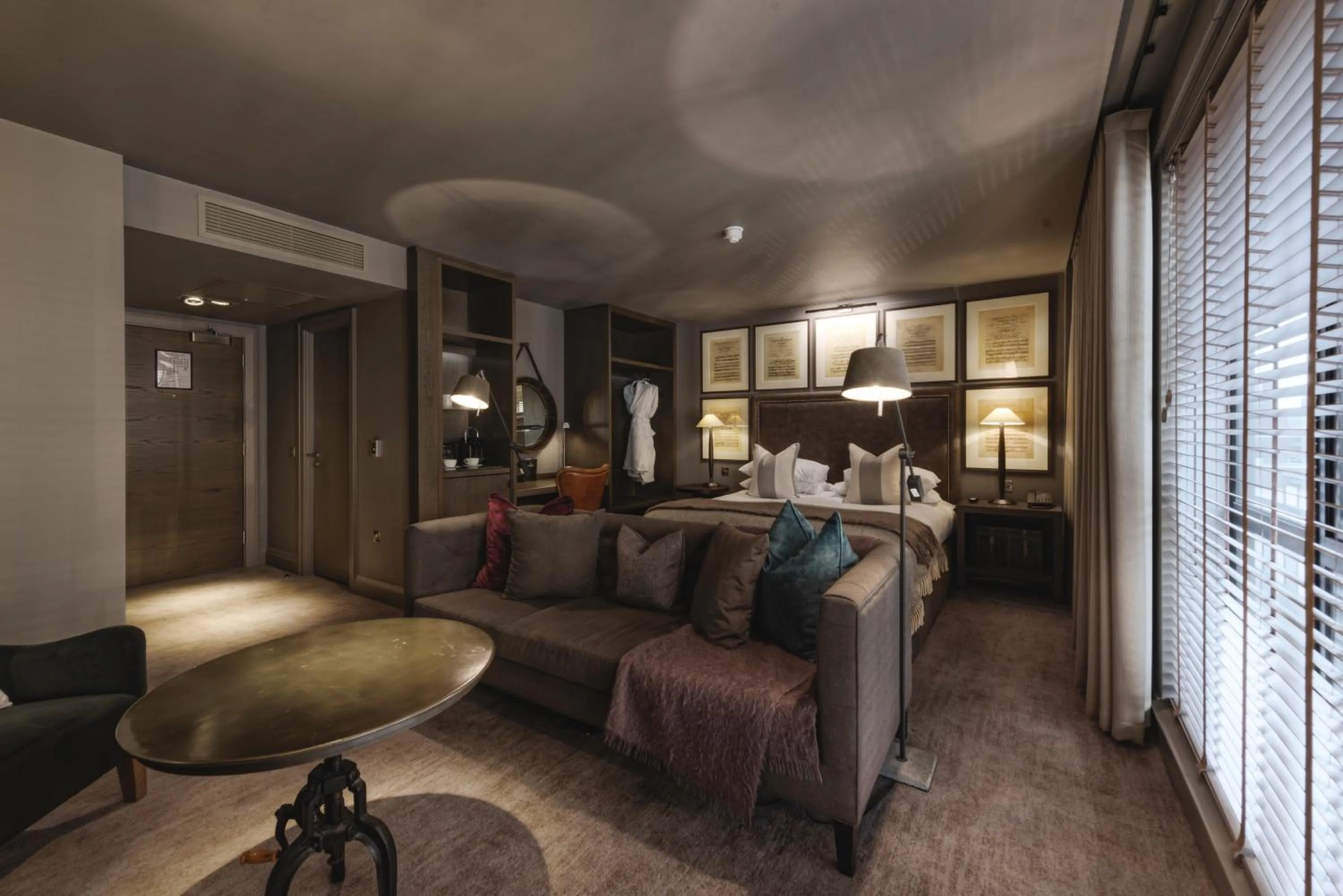 Bed in Dakota Glasgow