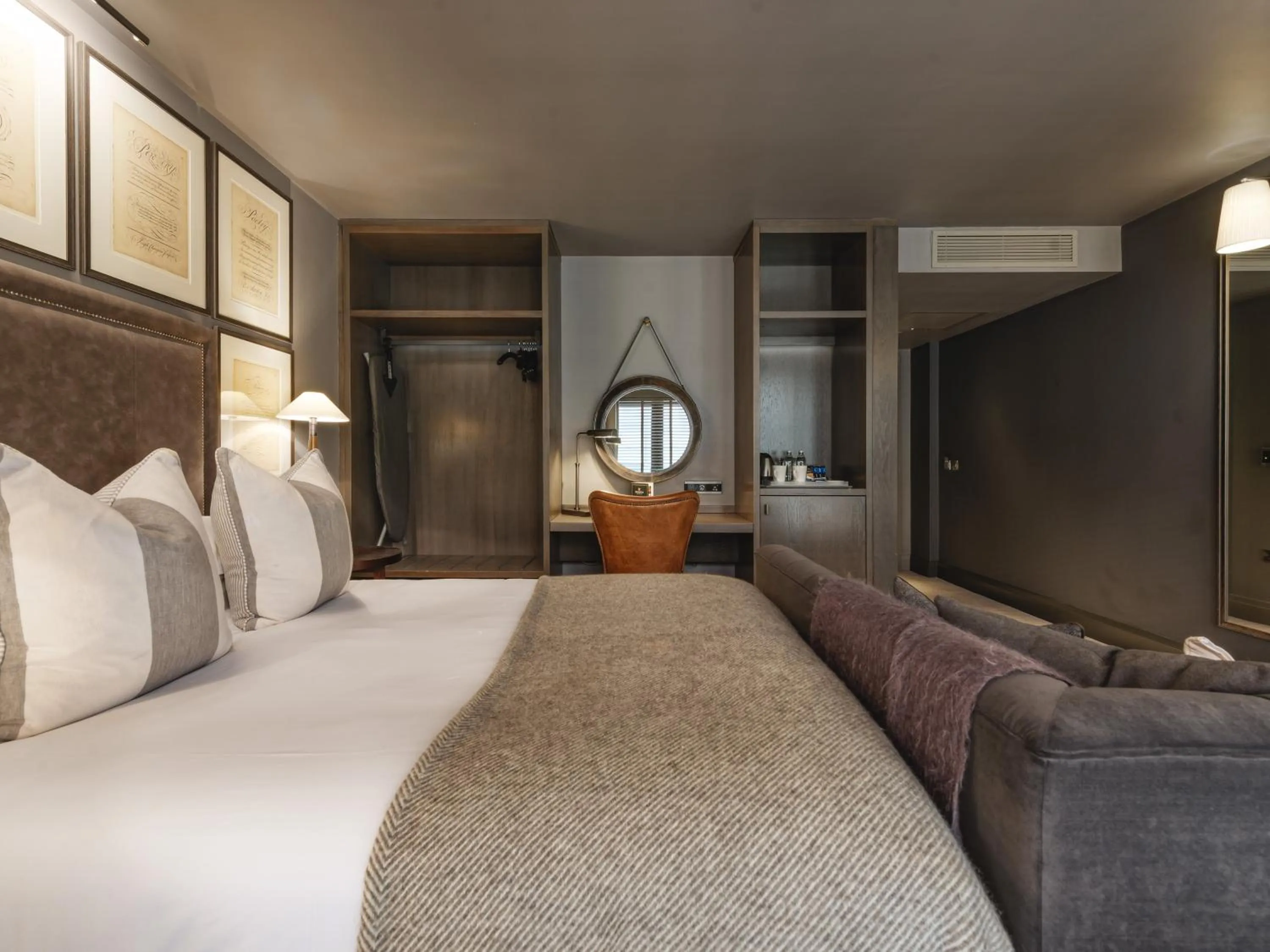 Bed in Dakota Glasgow