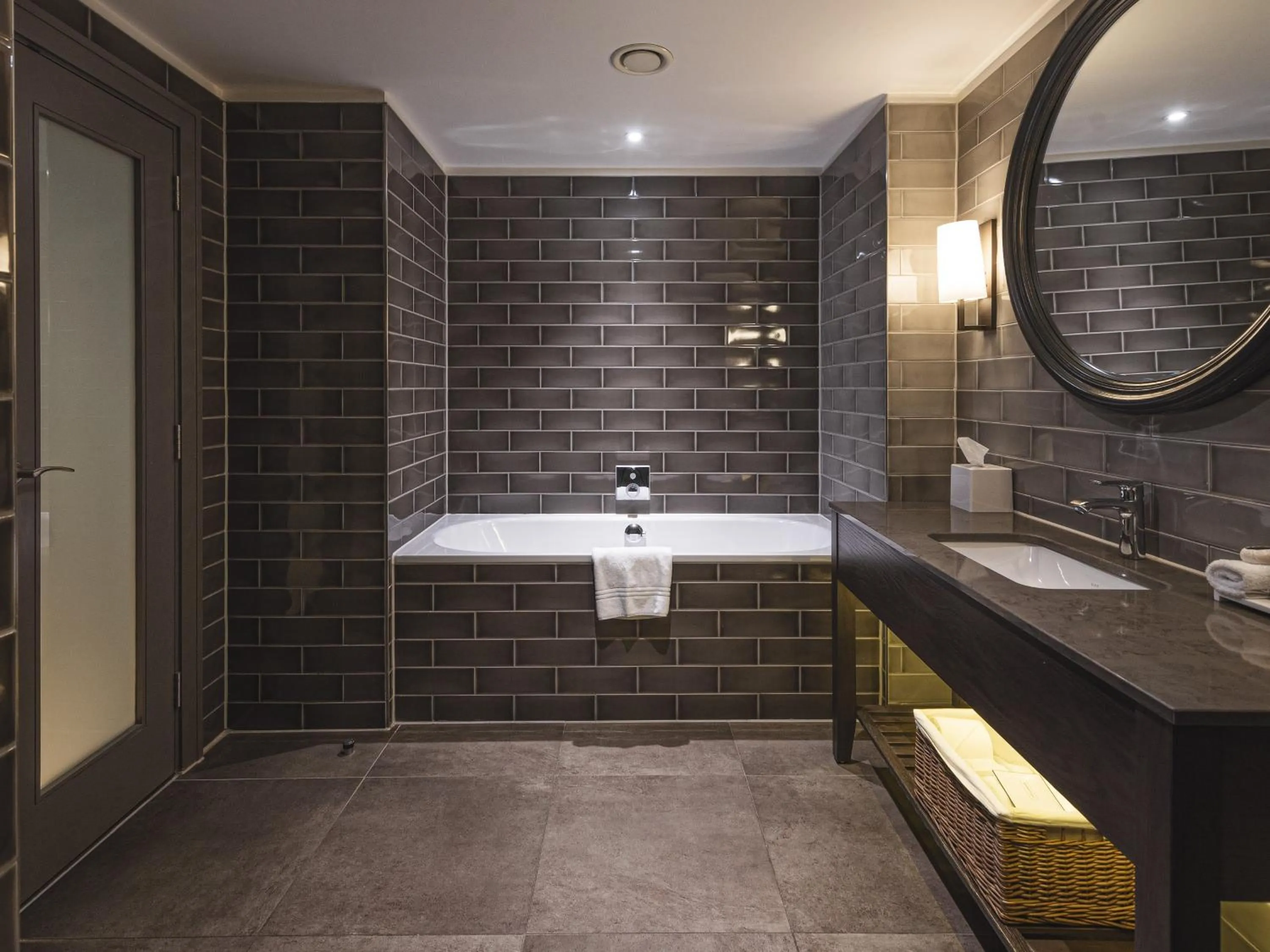 Toilet in Dakota Glasgow