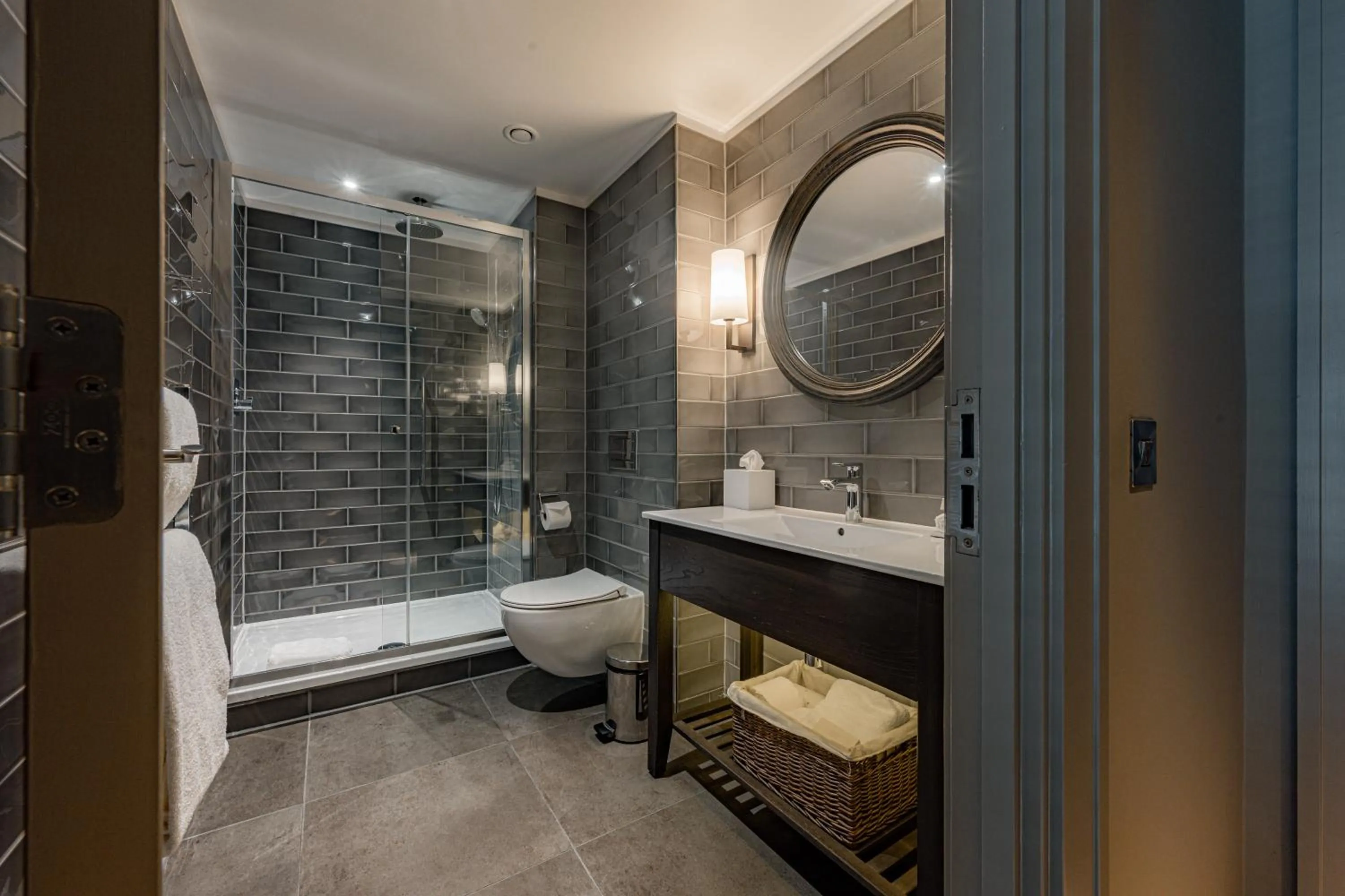 Shower in Dakota Glasgow