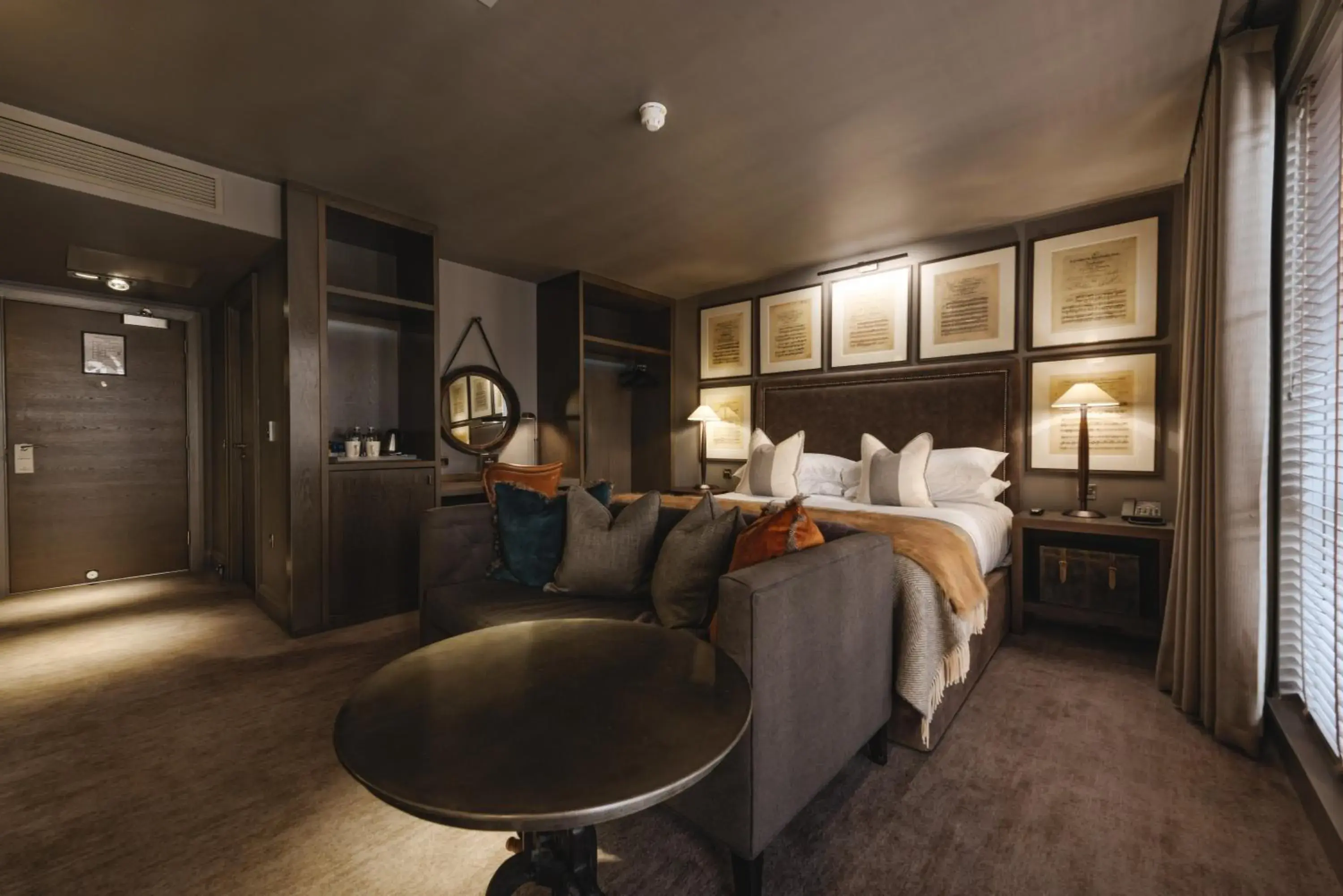 Bed in Dakota Glasgow Bed in Dakota Glasgow