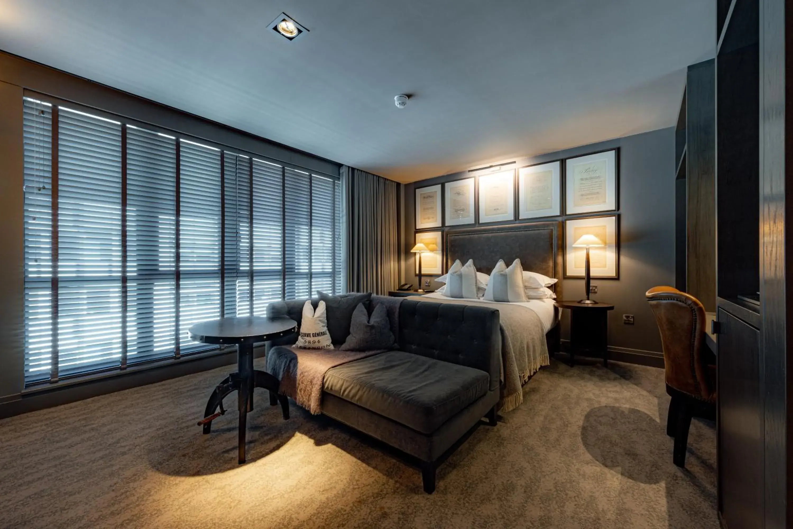 Bed in Dakota Glasgow Bed in Dakota Glasgow