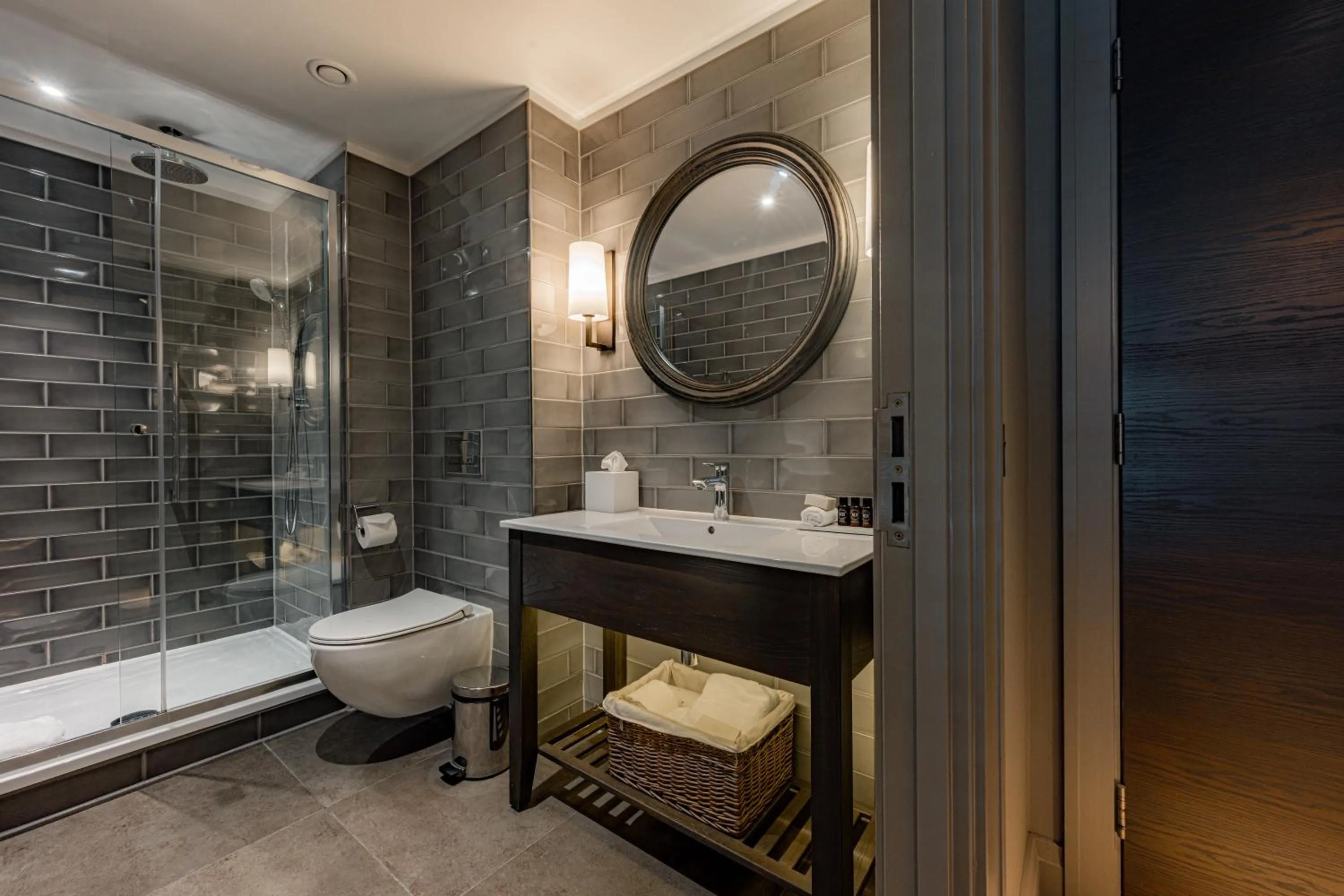 Shower in Dakota Glasgow