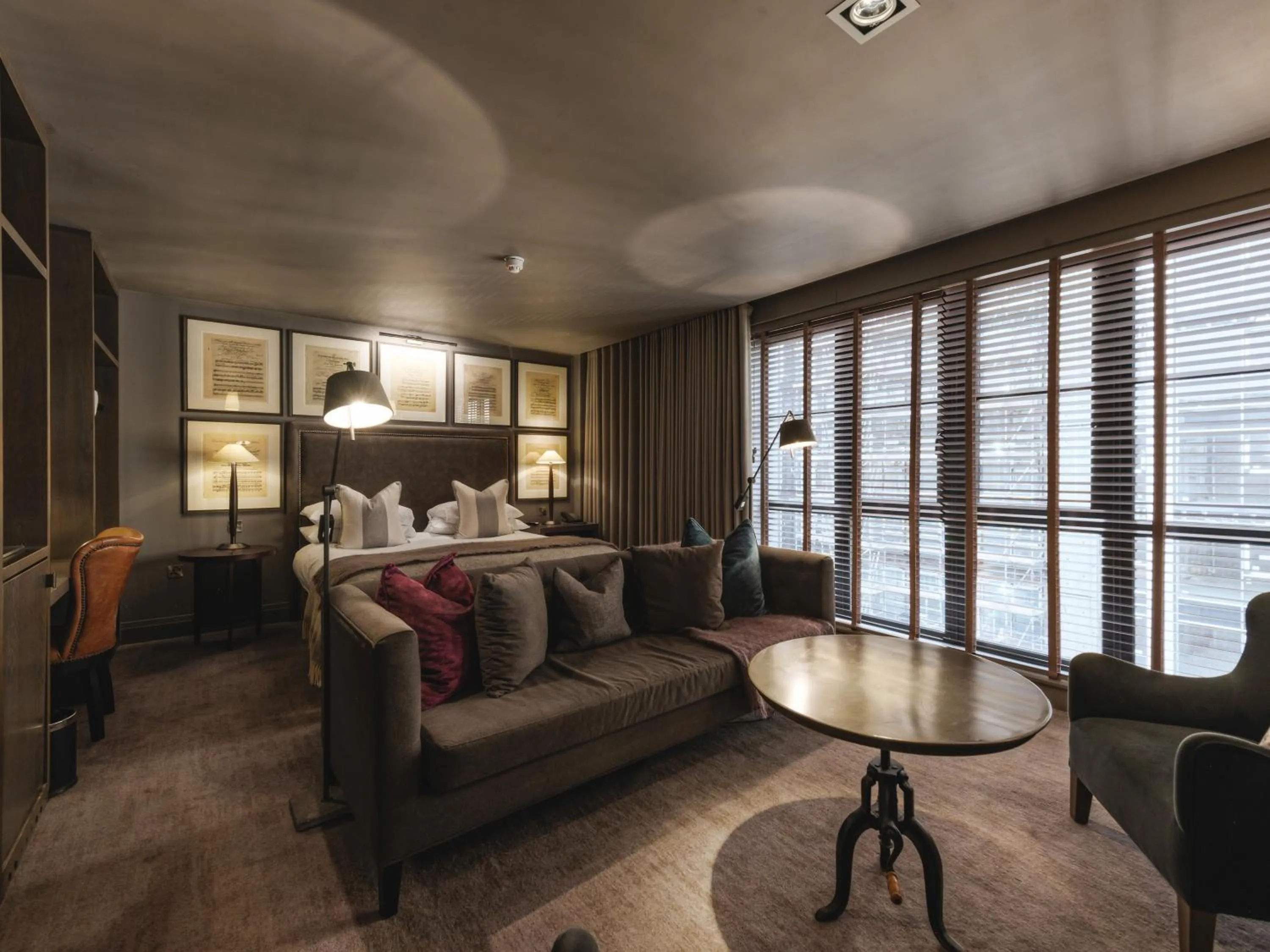 Bed in Dakota Glasgow