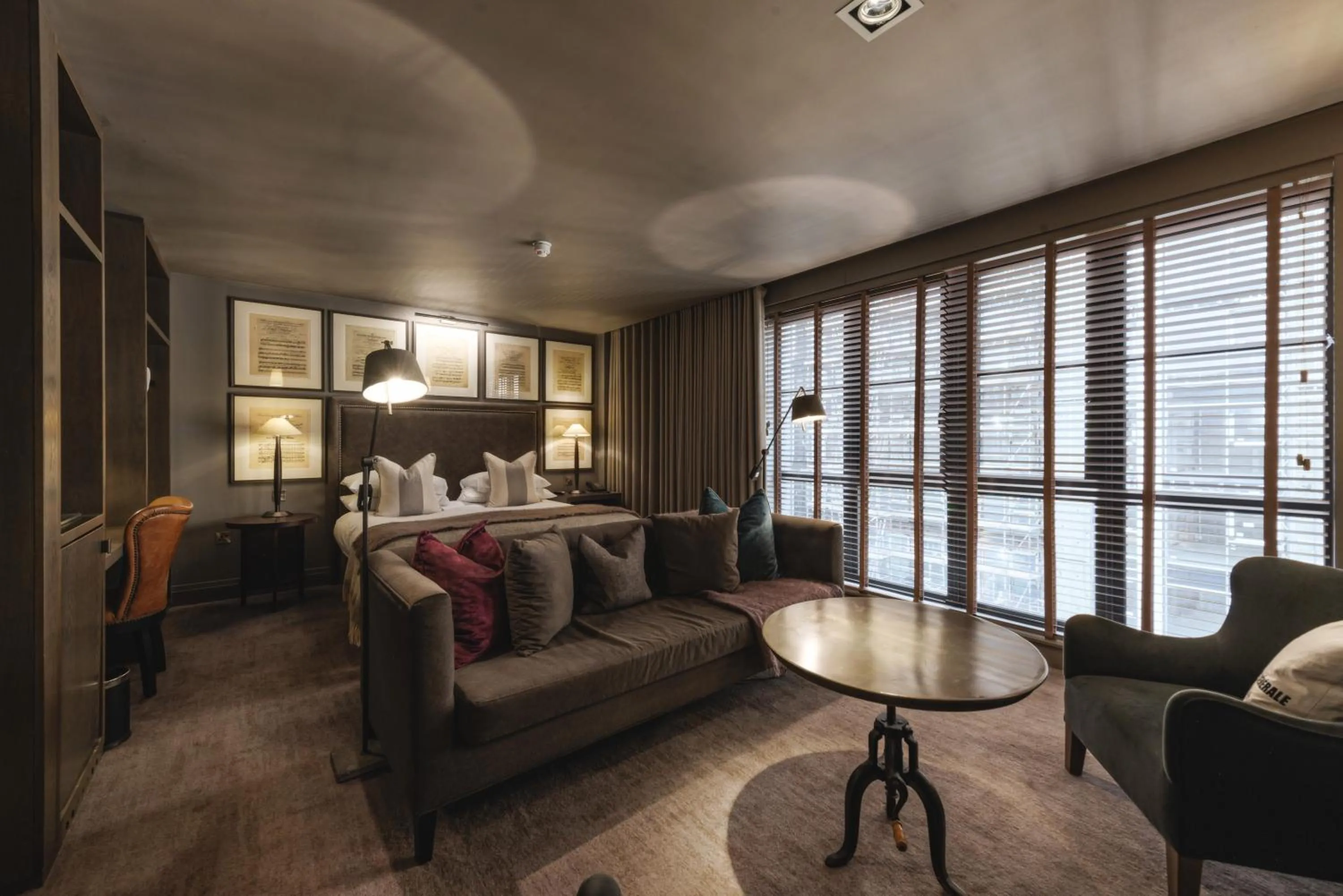 Bed in Dakota Glasgow