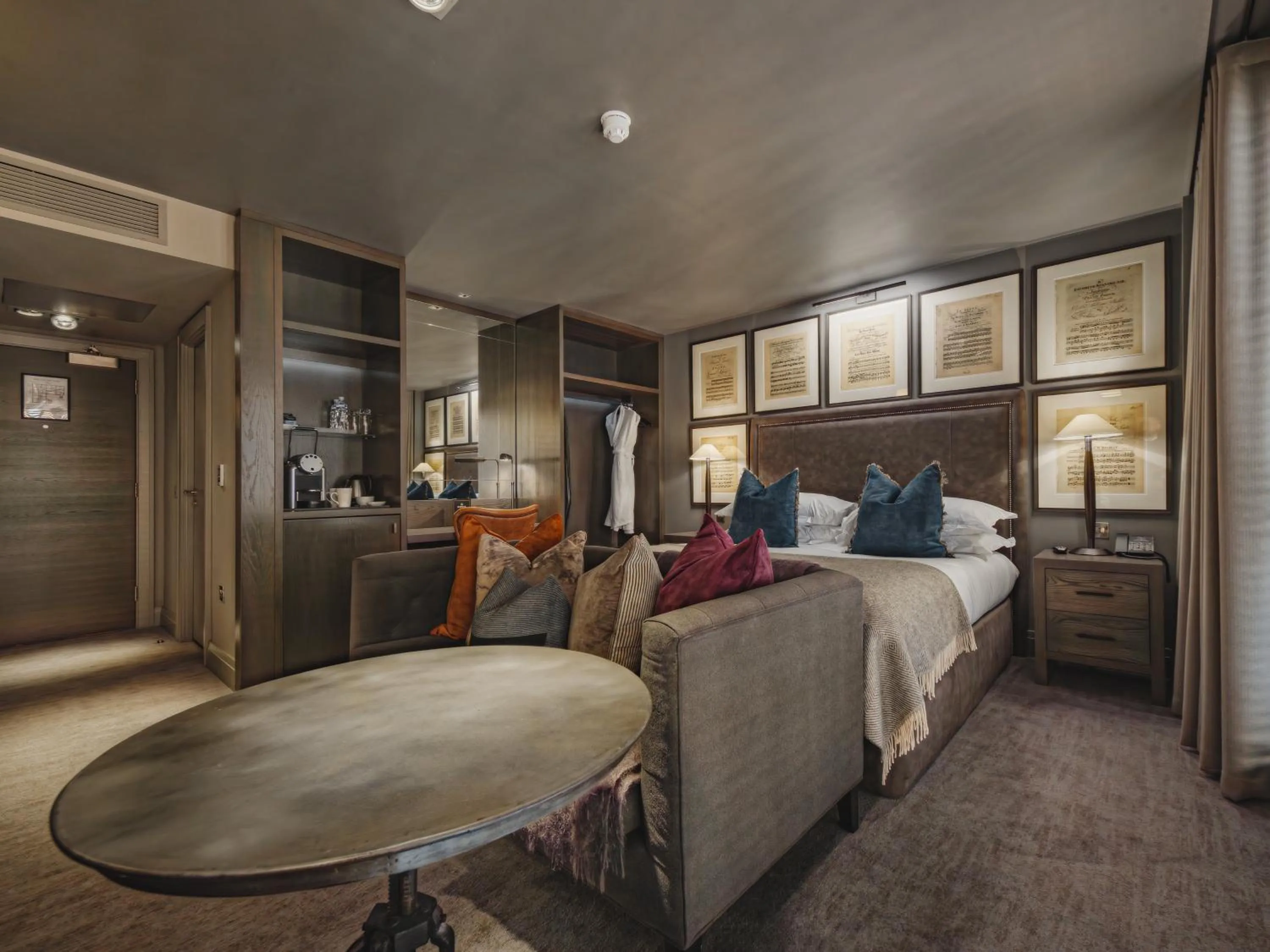 Bed in Dakota Glasgow