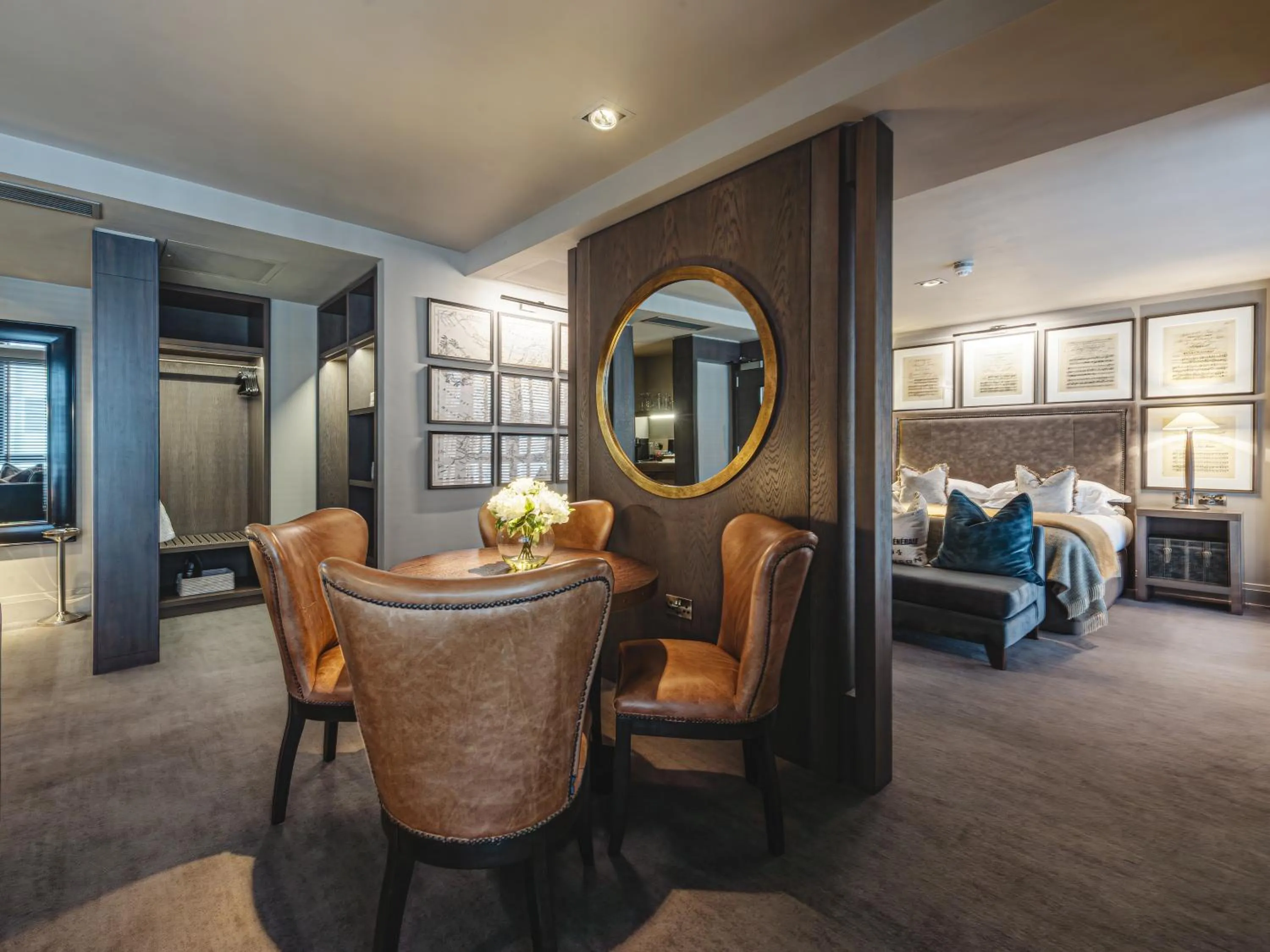 Living room, Bed in Dakota Glasgow