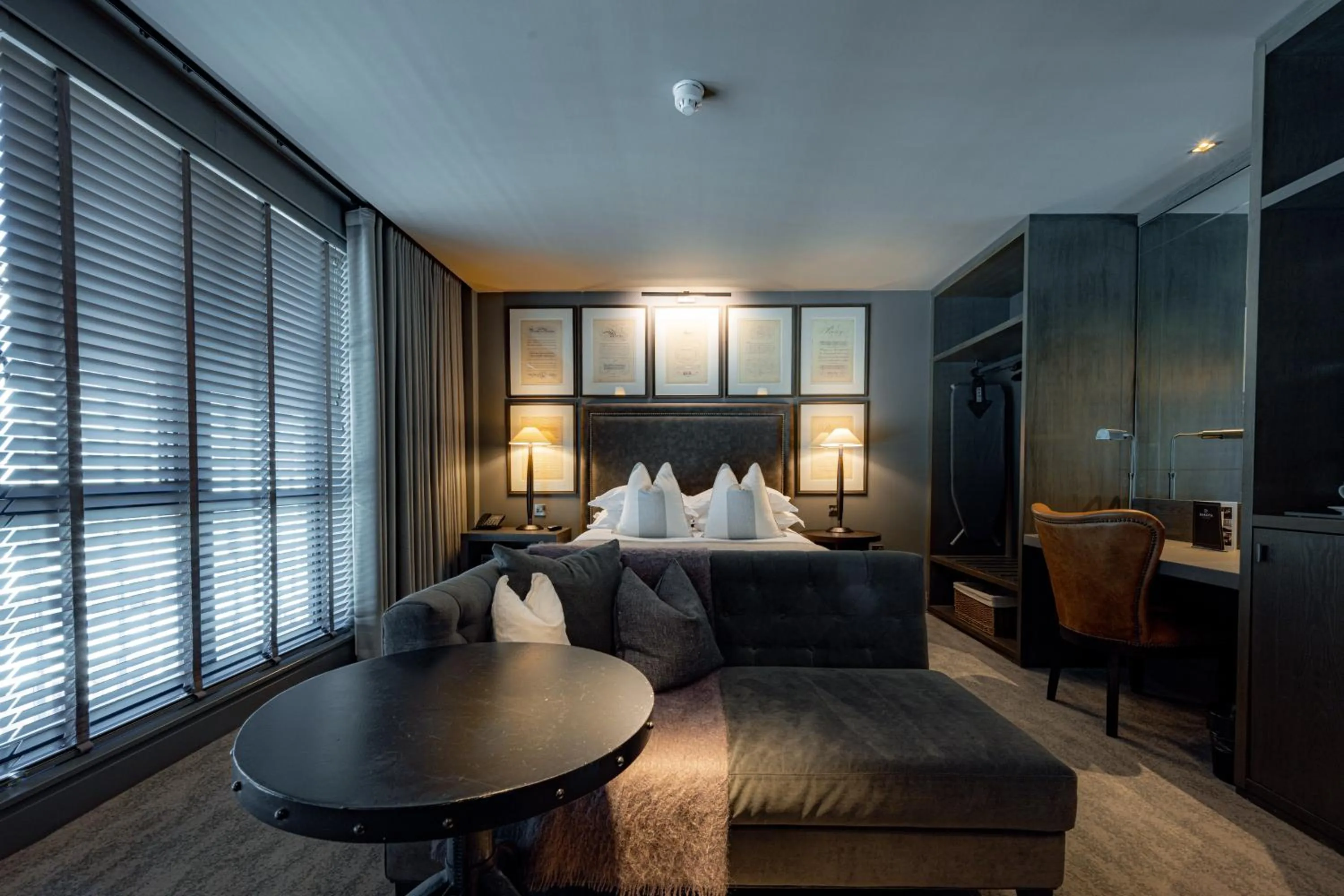 Bed in Dakota Glasgow