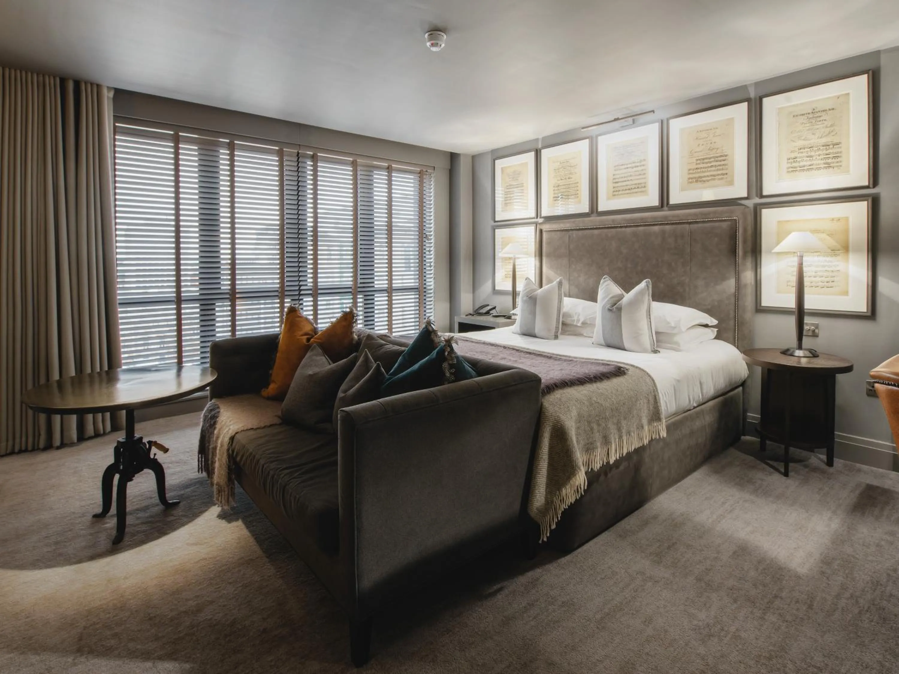 Bed in Dakota Glasgow