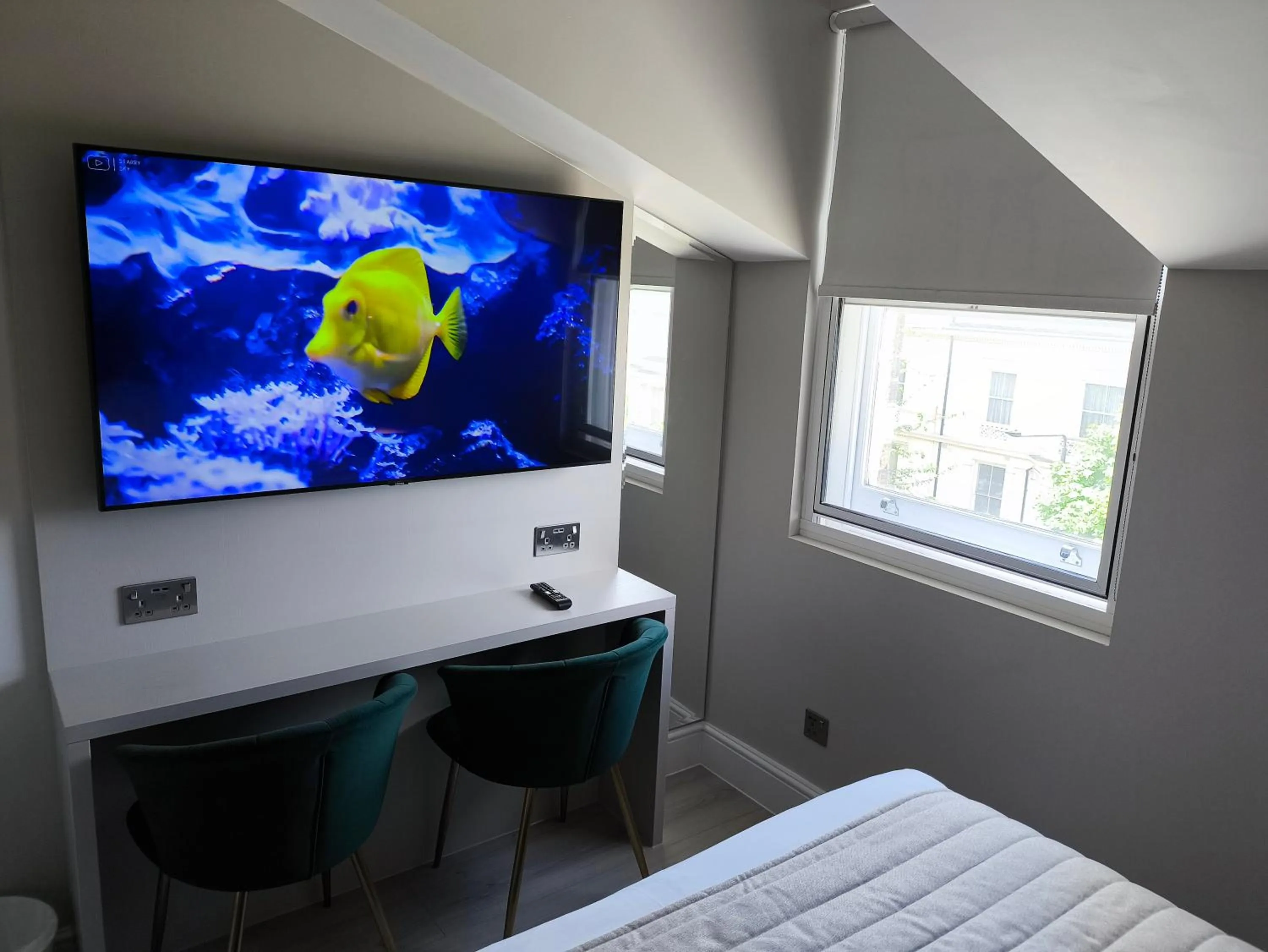 TV and multimedia in NOX Kensington