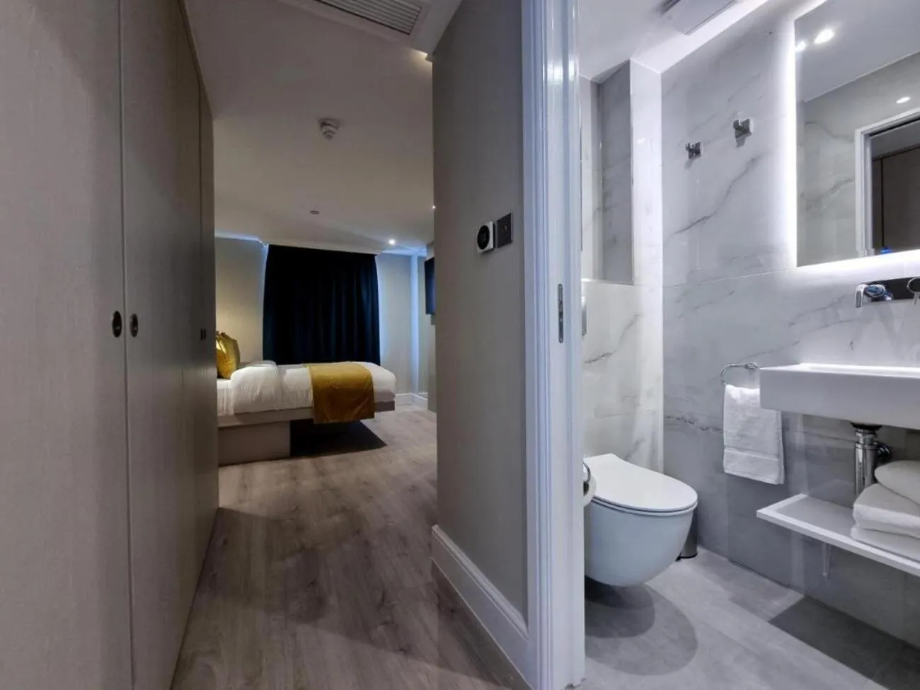 Toilet, Bed in NOX Kensington