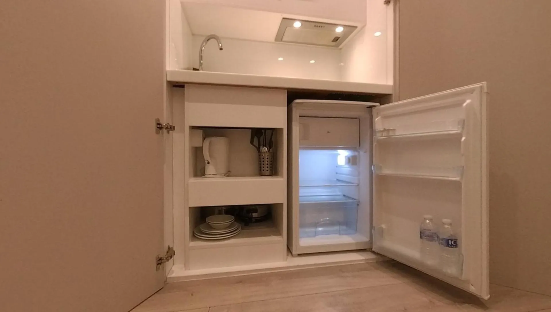Kitchen or kitchenette in NOX Kensington