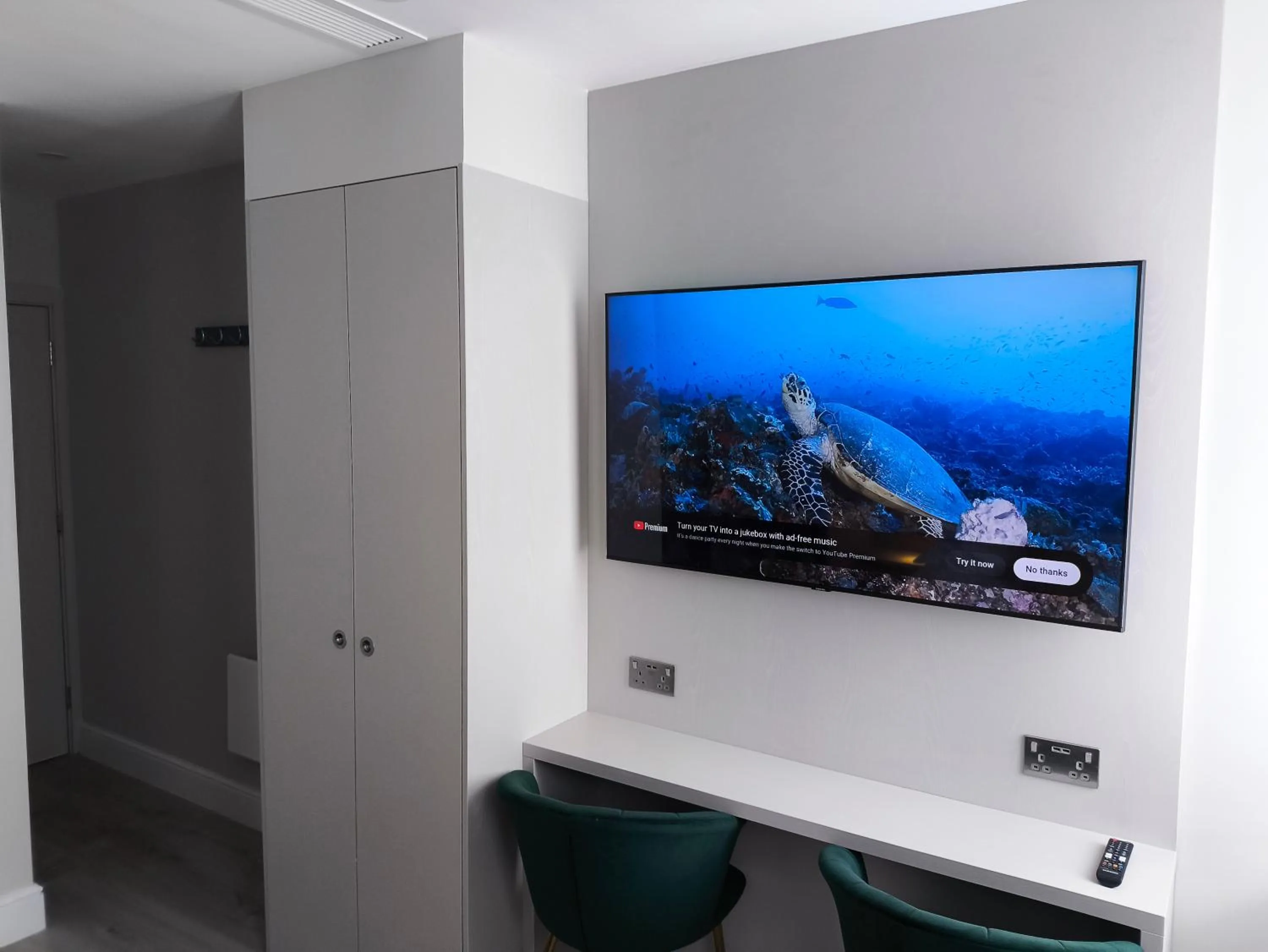 TV and multimedia in NOX Kensington