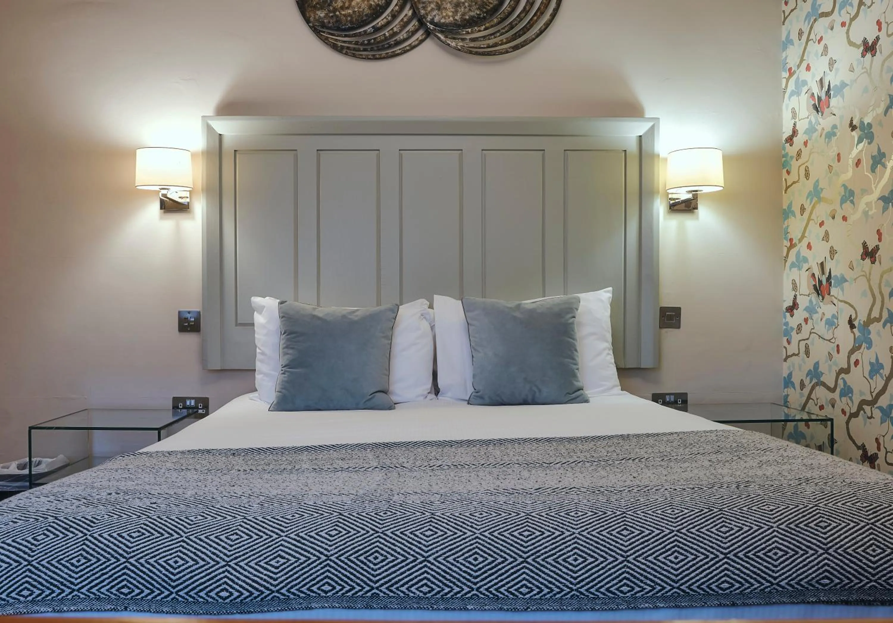 Bed in Rose and Crown Stoke Newington