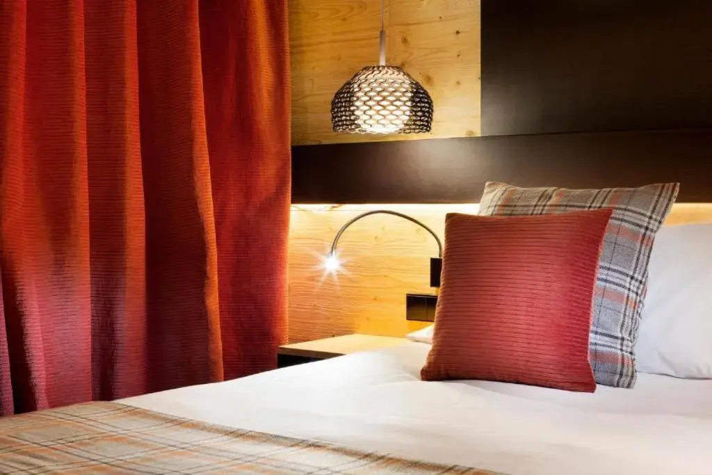 Bedroom, Bed in Park Piolets MountainHotel & Spa Bedroom, Bed in Park Piolets MountainHotel & Spa