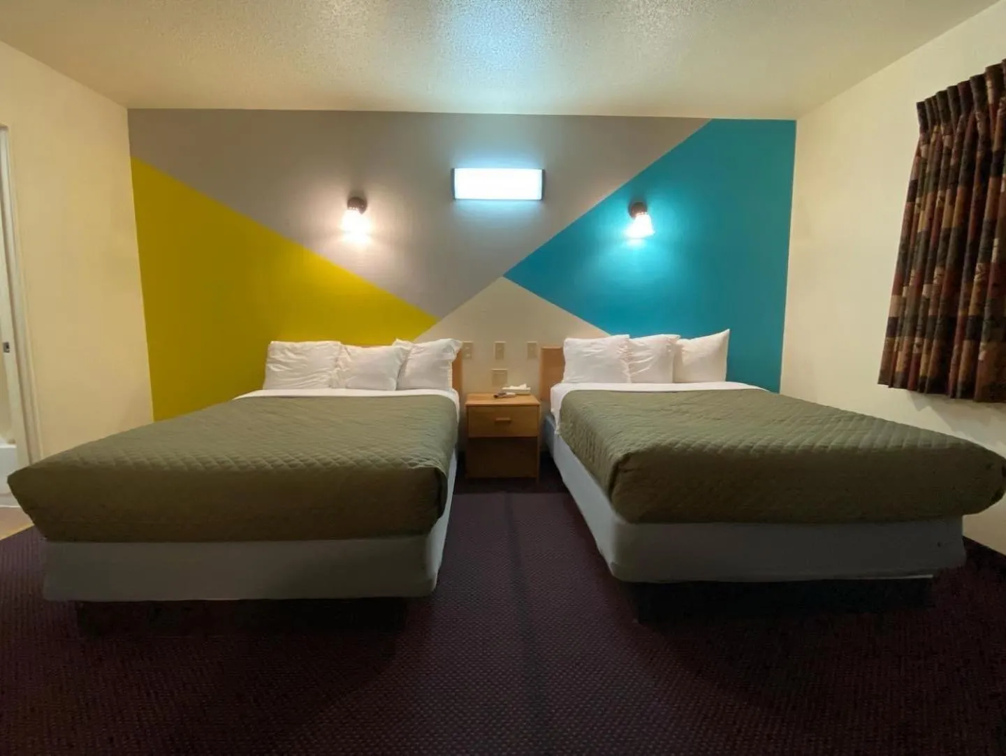 Bedroom, Bed in Western Motel