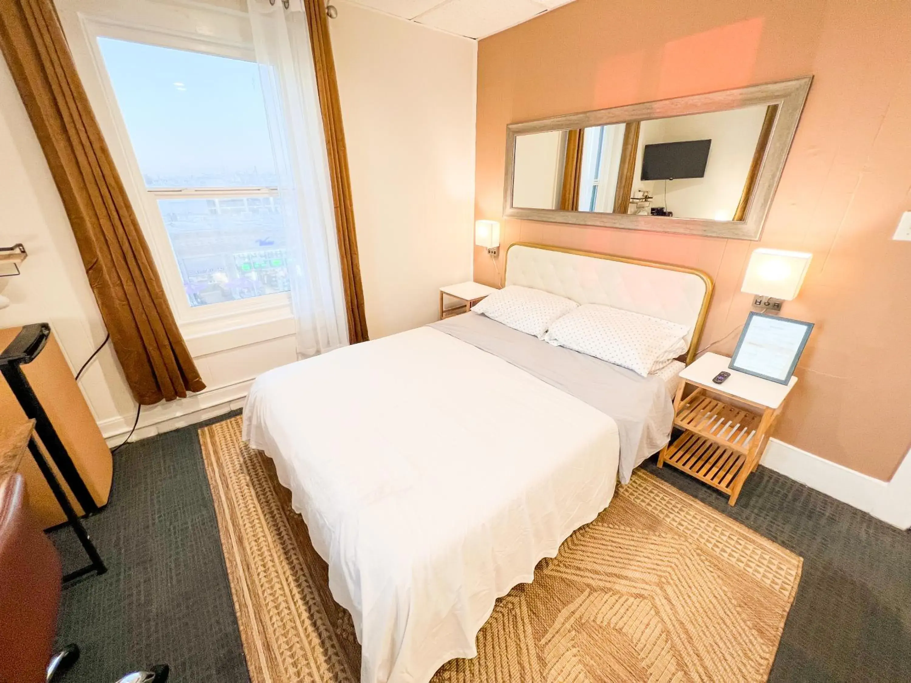 Bedroom, Bed in ITH Hermosa Beach Surf Hostel LAX Bedroom, Bed in ITH Hermosa Beach Surf Hostel LAX