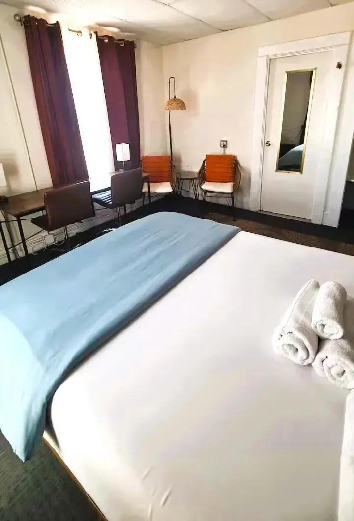 Photo of the whole room, Bed in ITH Hermosa Beach Surf Hostel LAX Photo of the whole room, Bed in ITH Hermosa Beach Surf Hostel LAX