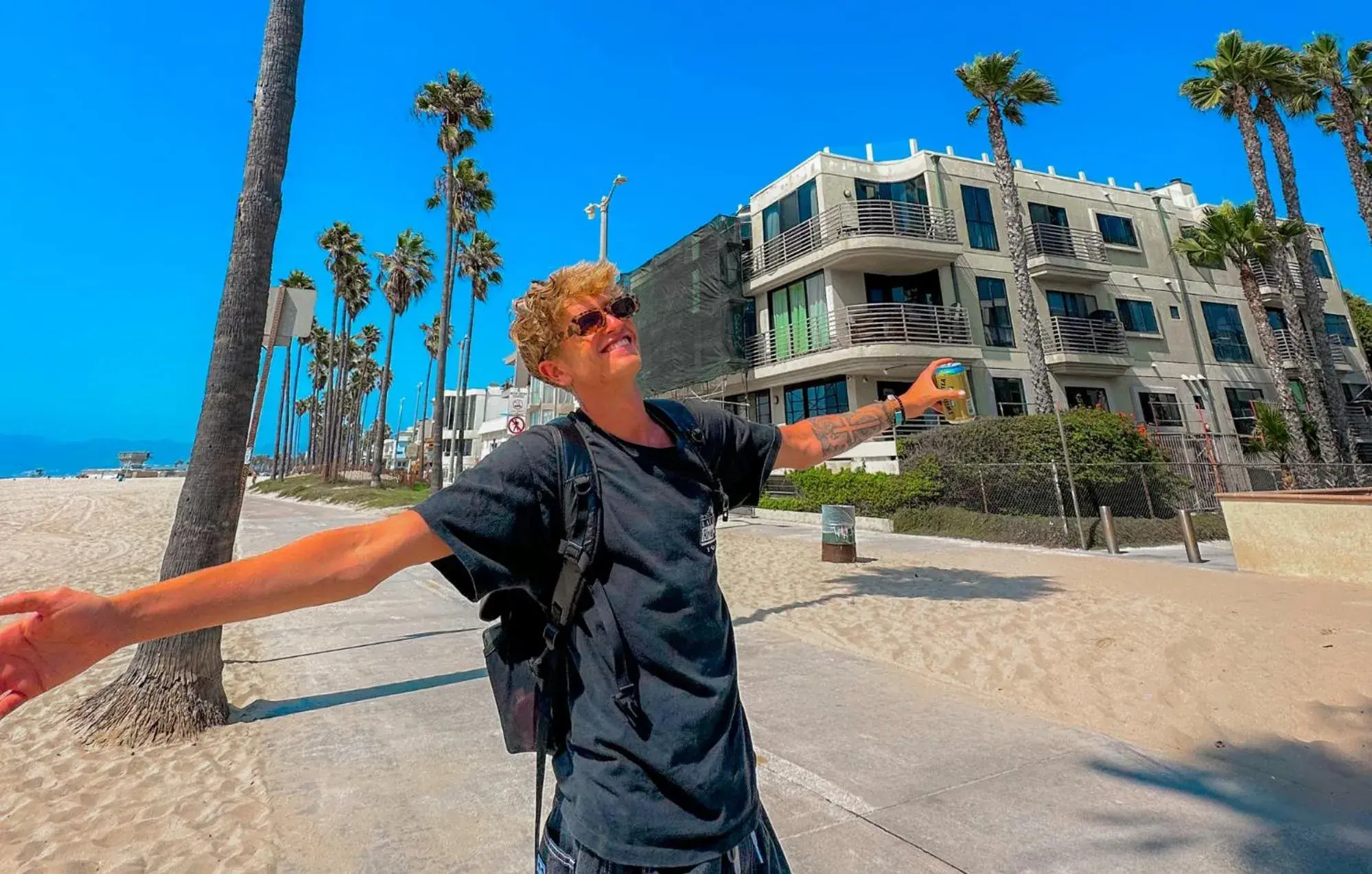 group of guests in ITH Hermosa Beach Surf Hostel LAX group of guests in ITH Hermosa Beach Surf Hostel LAX