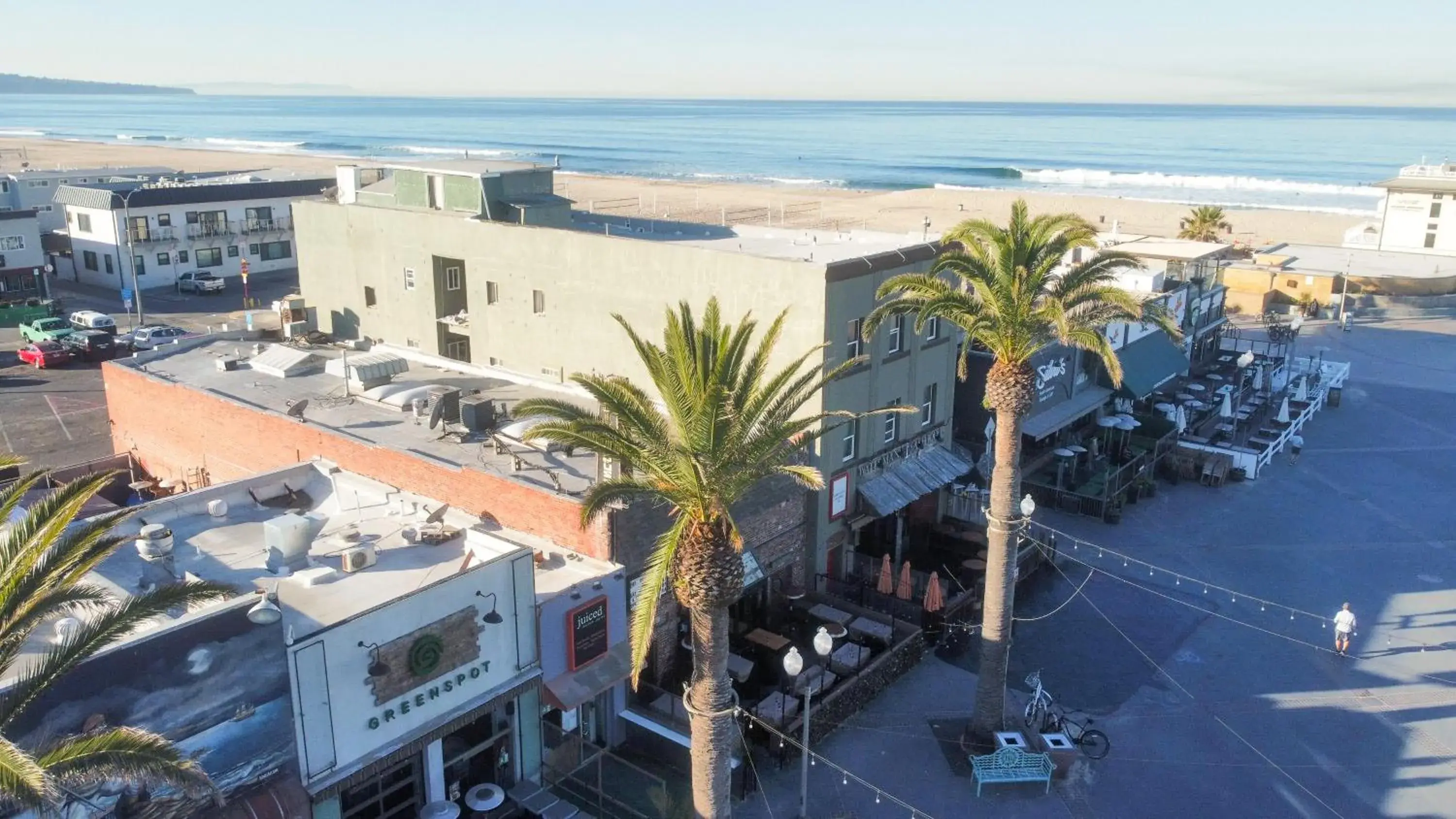 Property building in ITH Hermosa Beach Surf Hostel LAX Property building in ITH Hermosa Beach Surf Hostel LAX