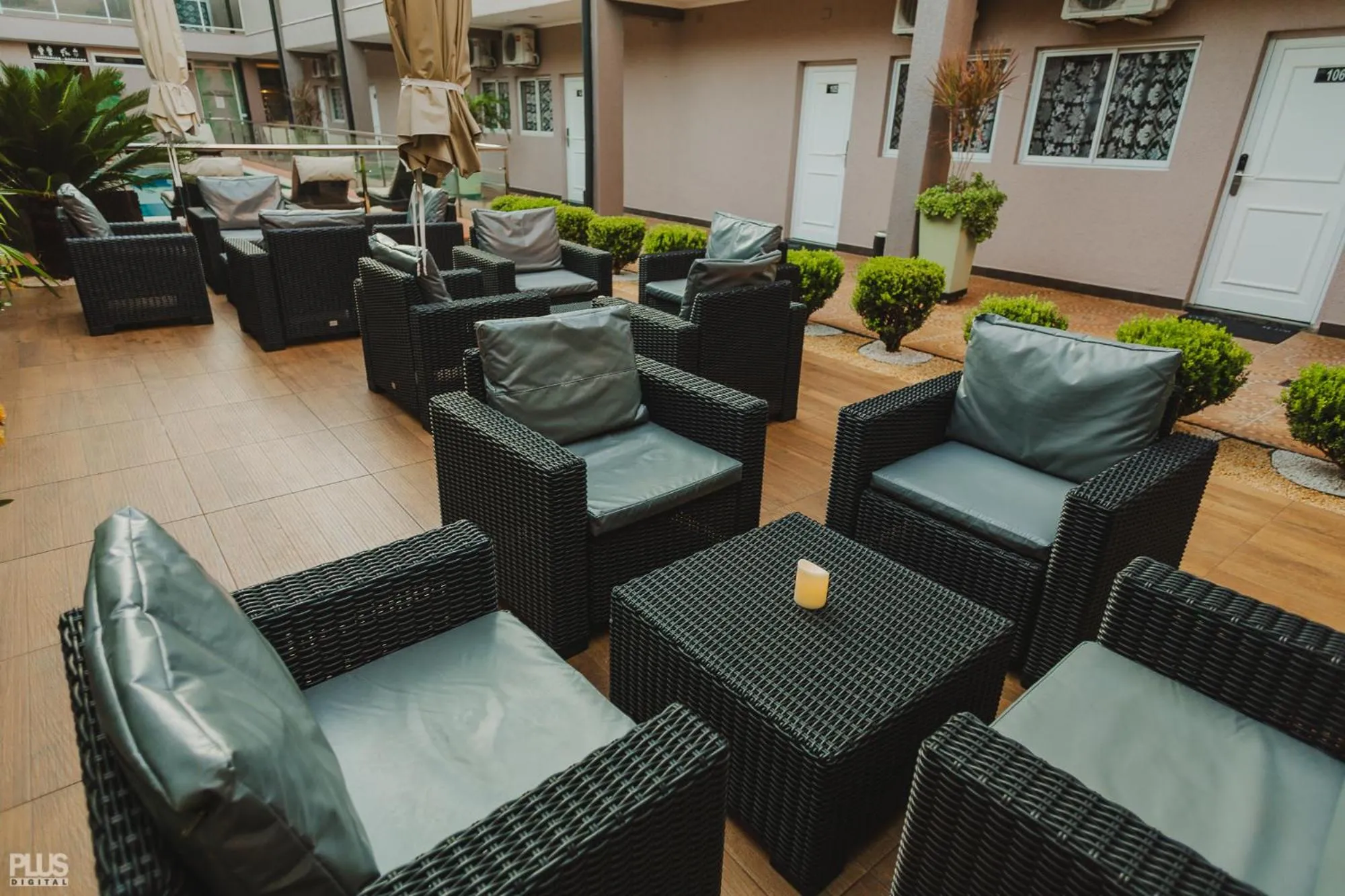 Patio in Hotel Yvera Cataratas