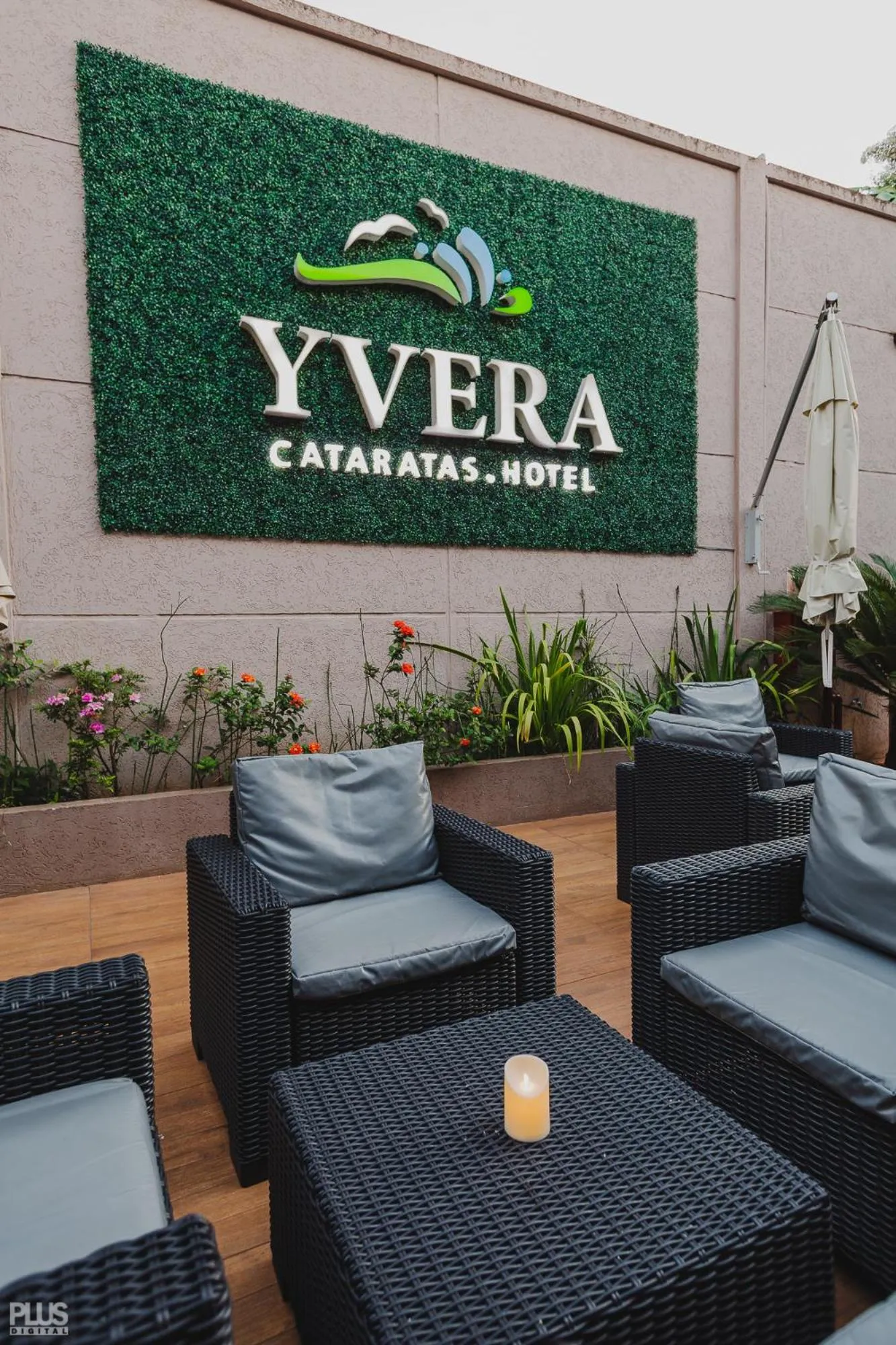 Patio in Hotel Yvera Cataratas