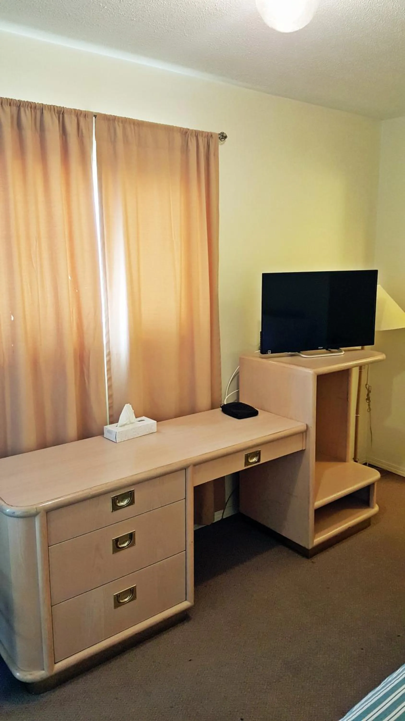 TV and multimedia, Bed in Badlands Motel