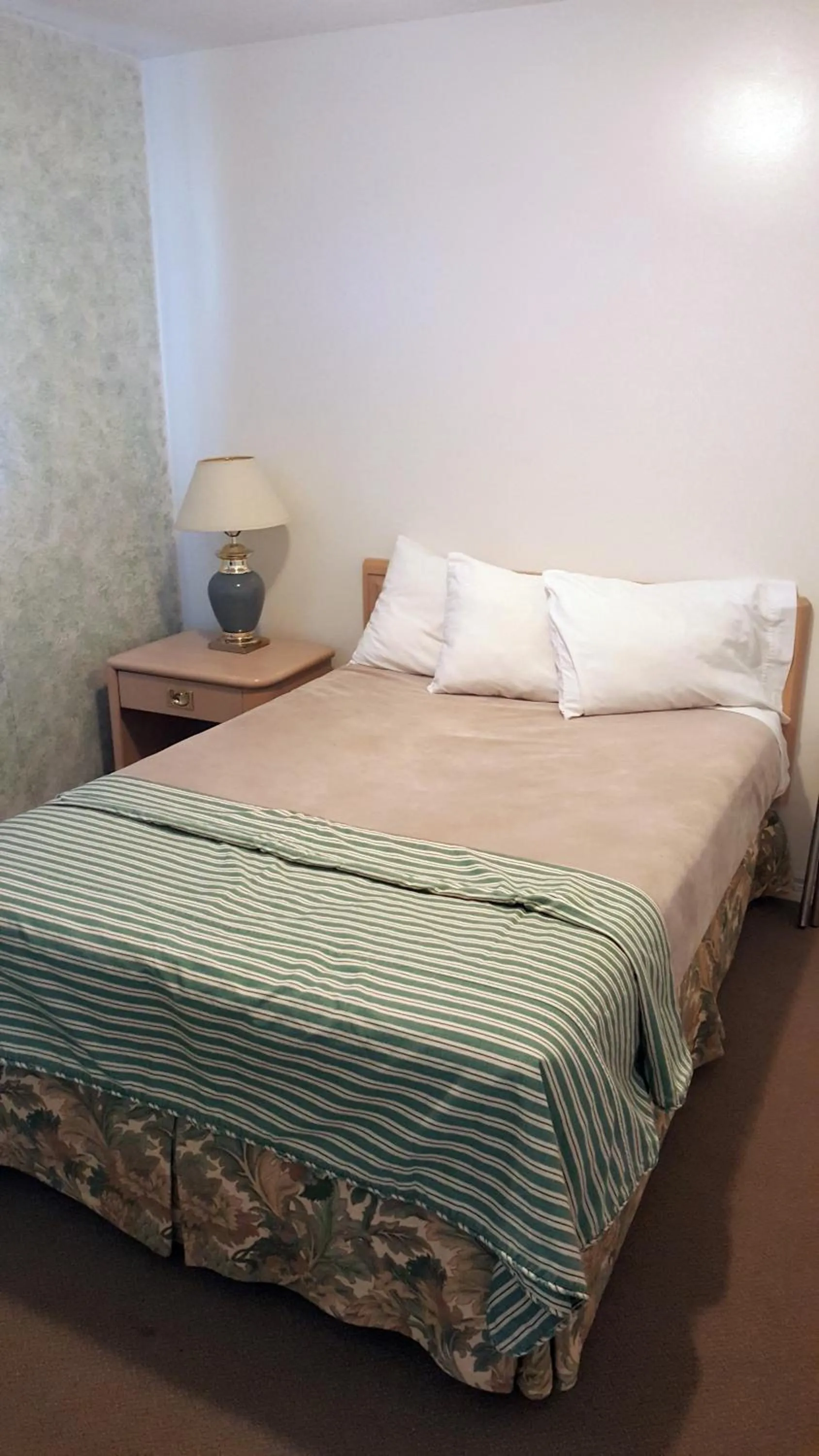 Bed in Badlands Motel