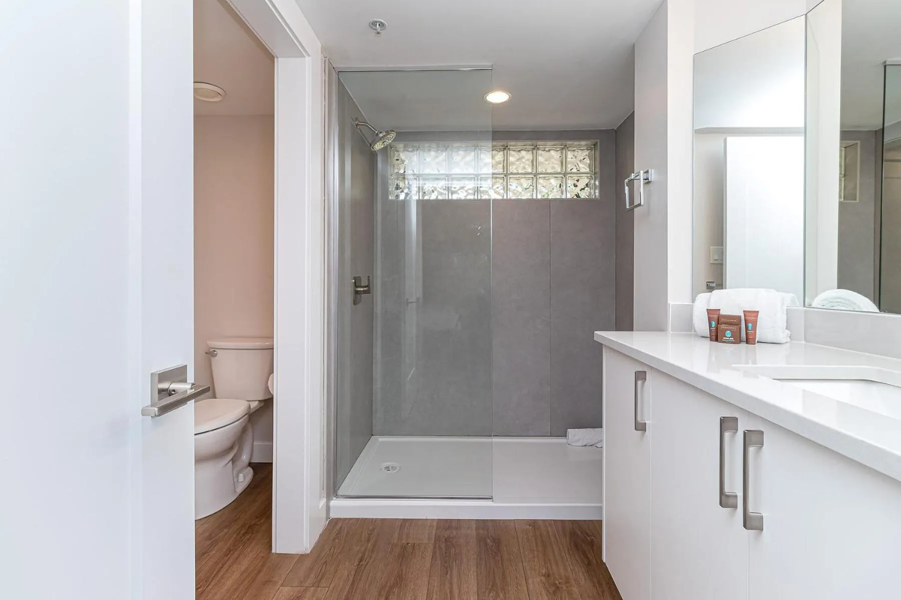 Shower in Pacific Shores Resort & Spa