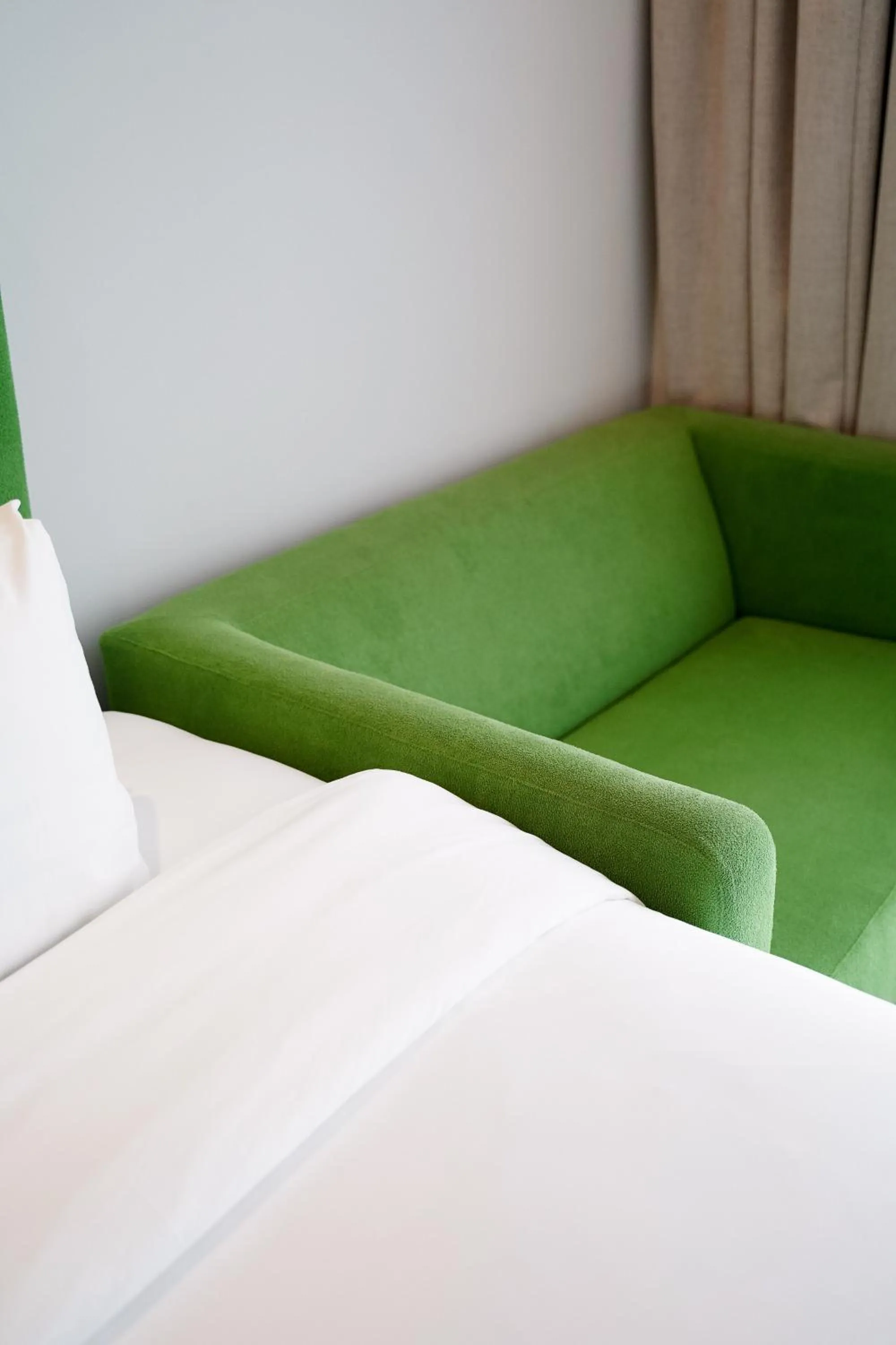 Seating area, Bed in Timberland Highlands Resort