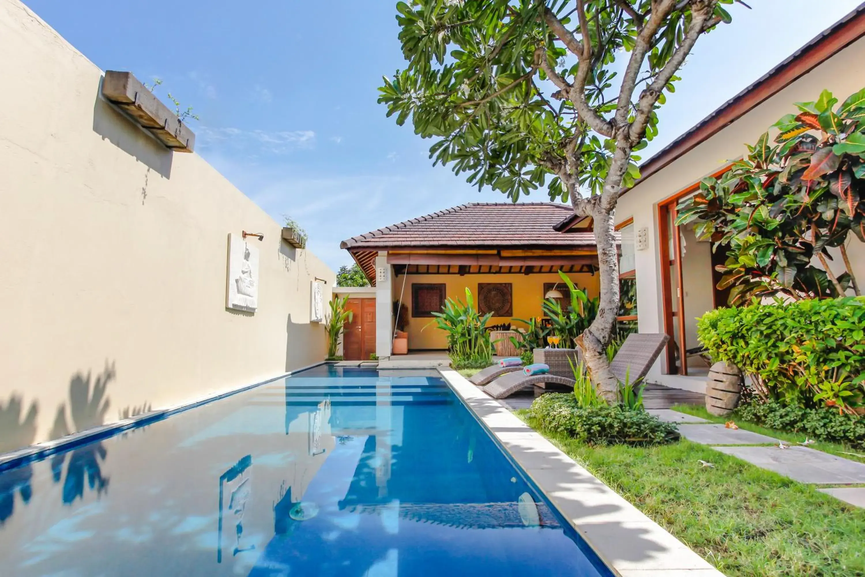 Patio, Swimming Pool in Samana Villas