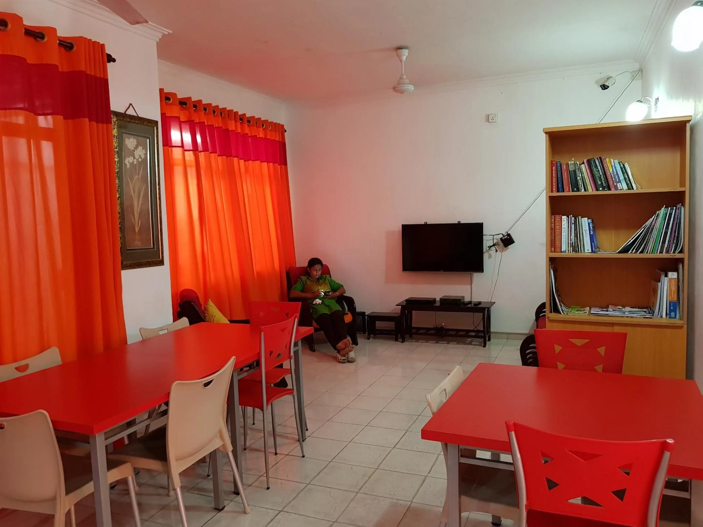 Communal lounge/ TV room in Thambili Island @ Stubbs