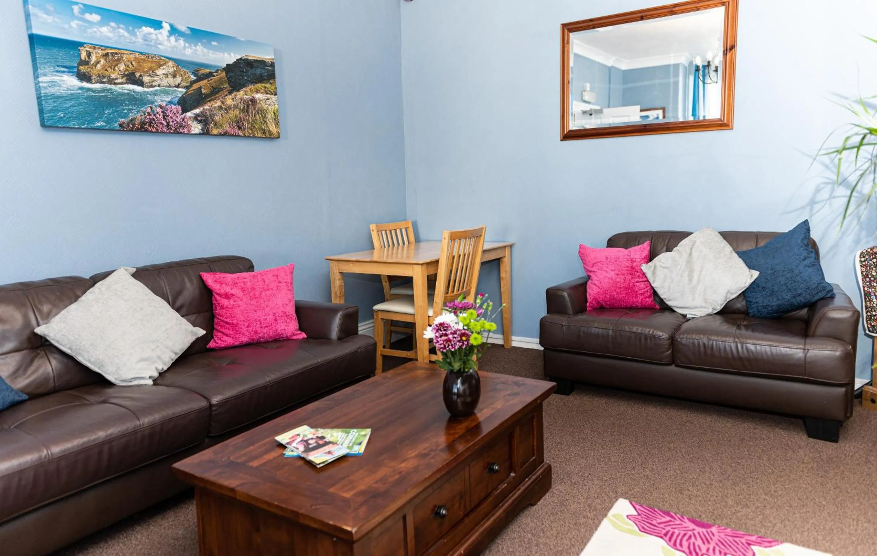 Communal lounge/ TV room in Bosayne Guest House