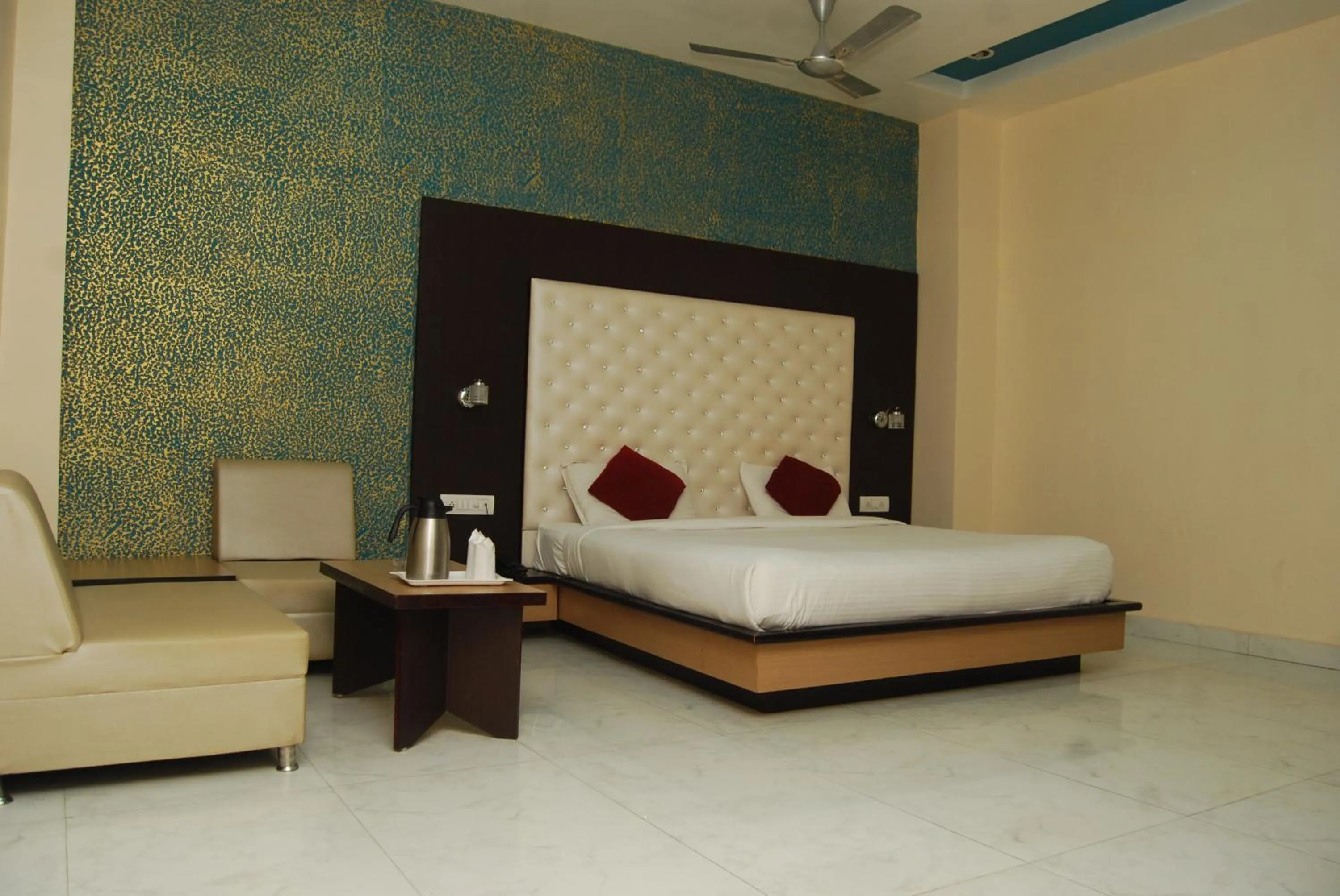 Bedroom, Bed in Hotel Vishnu Vilas