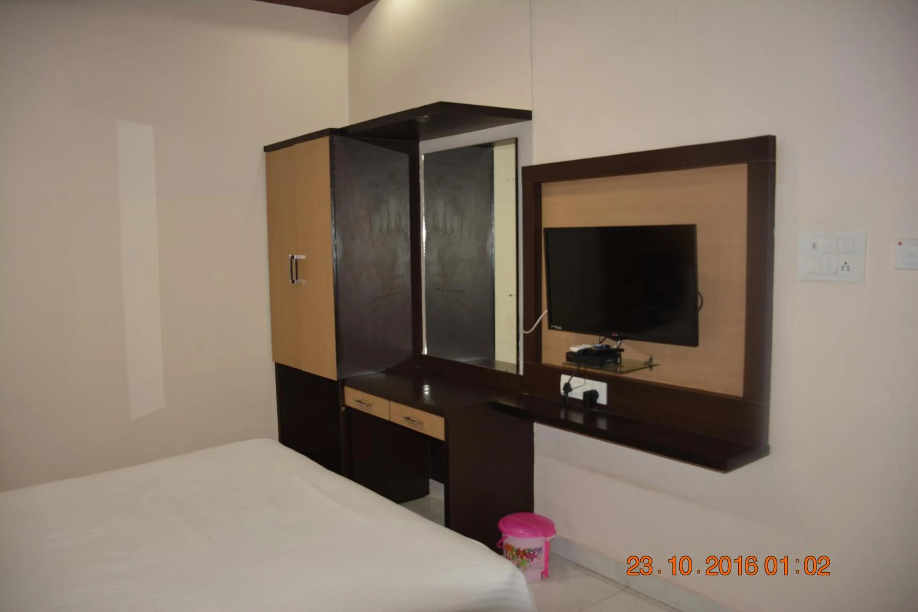 Decorative detail, Bed in Hotel Vishnu Vilas