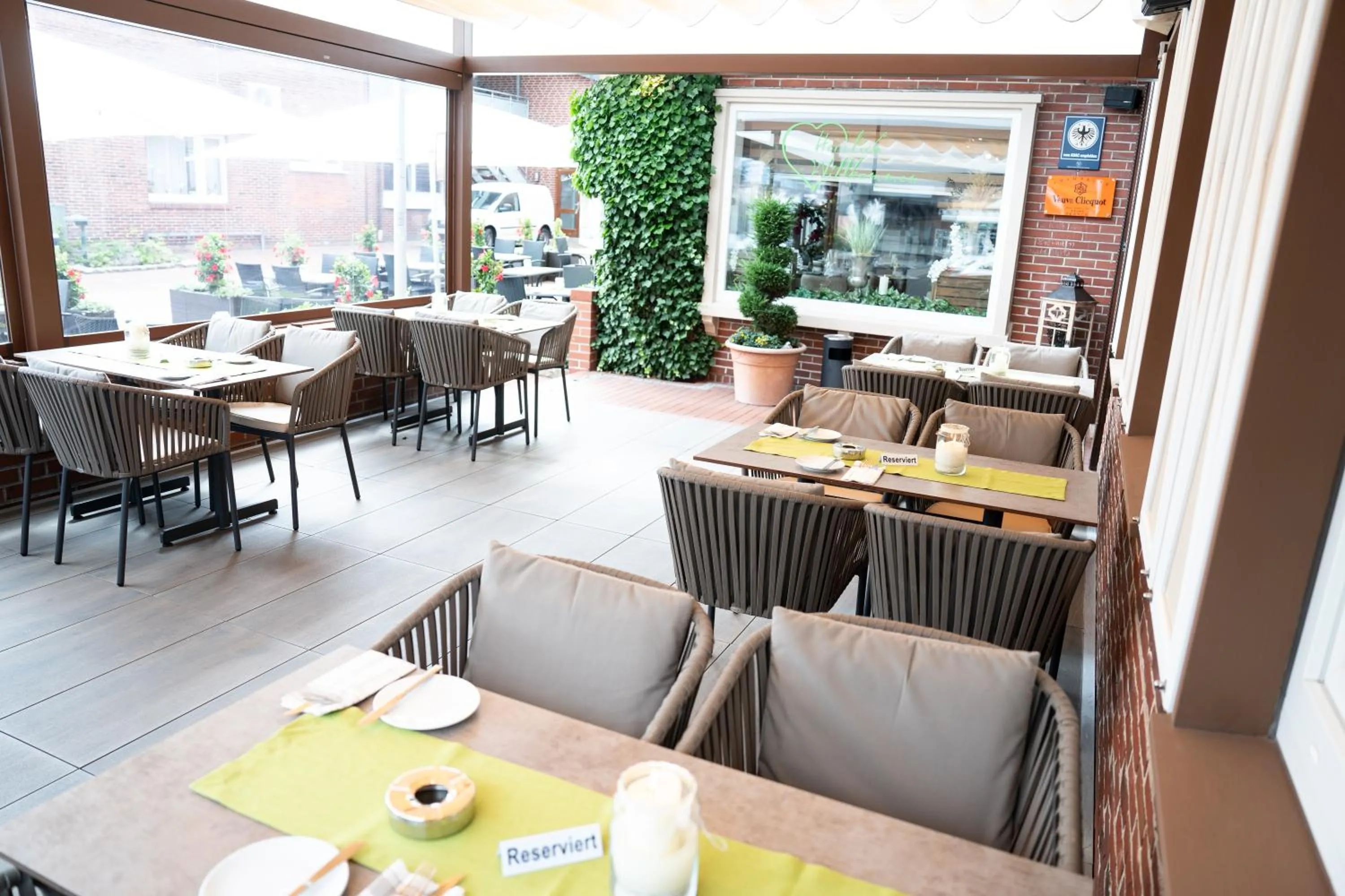 Restaurant/places to eat in Hotel zur Post - Economy Rooms