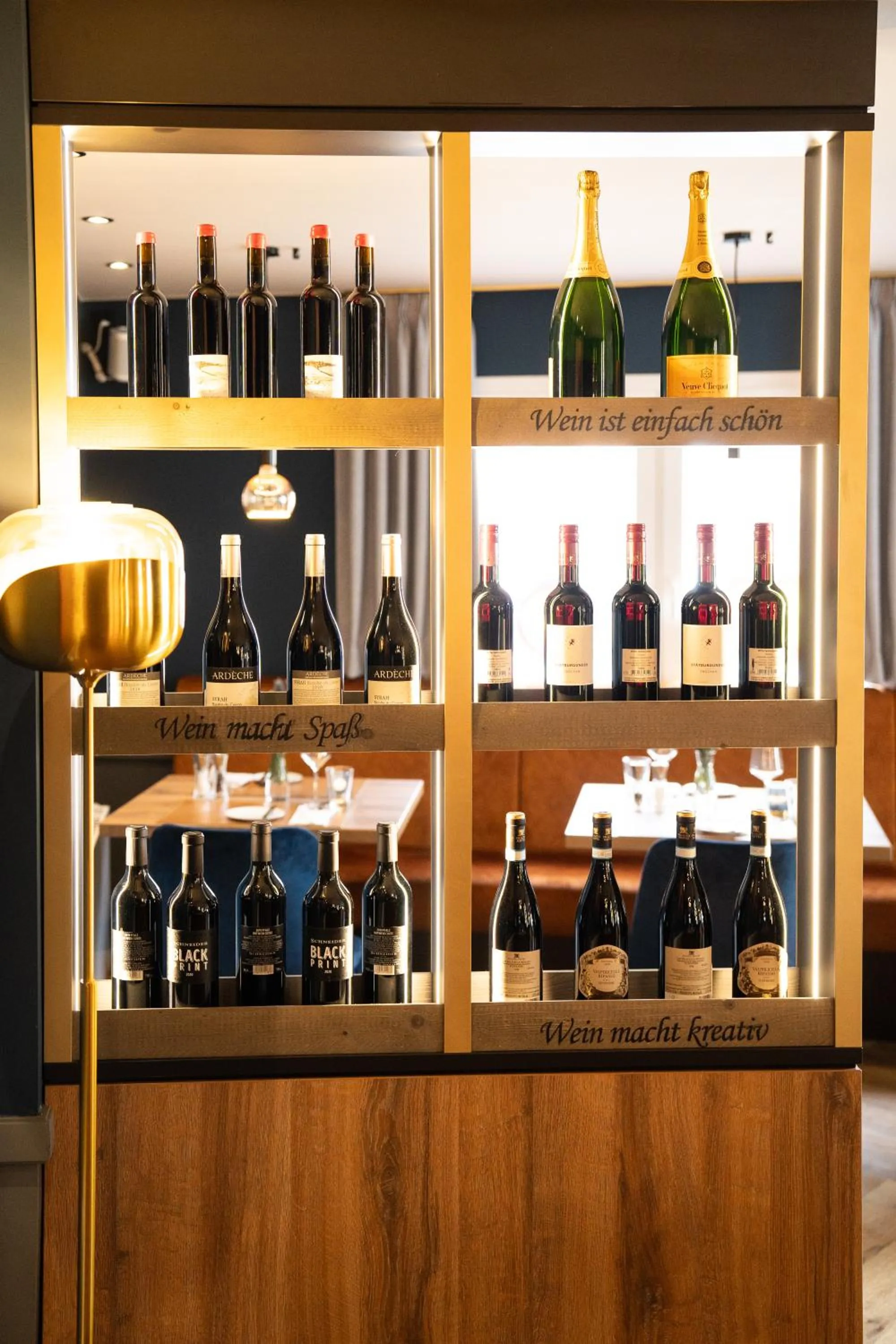 Restaurant/places to eat in Hotel zur Post - Economy Rooms