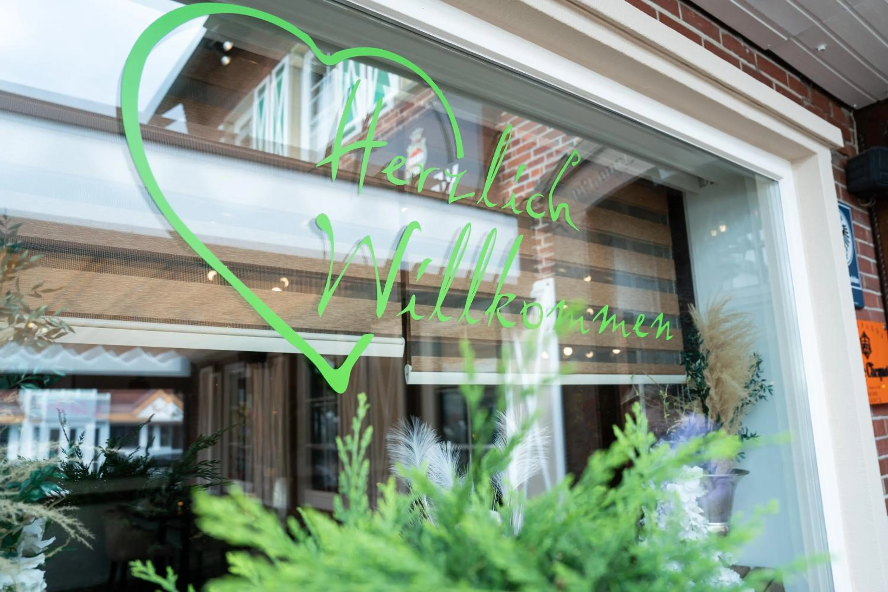 Property building in Hotel zur Post - Economy Rooms