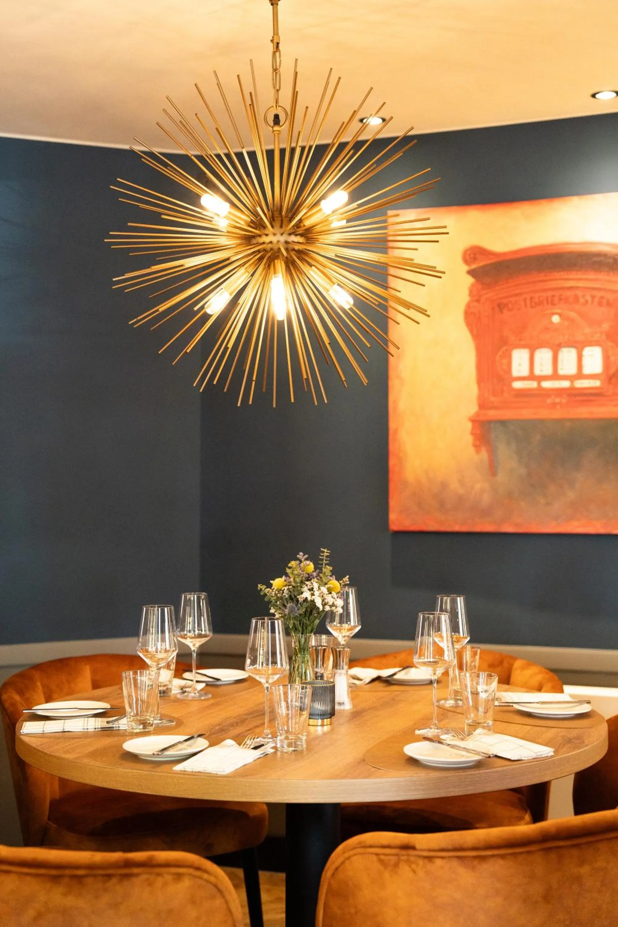 Restaurant/places to eat in Hotel zur Post - Economy Rooms