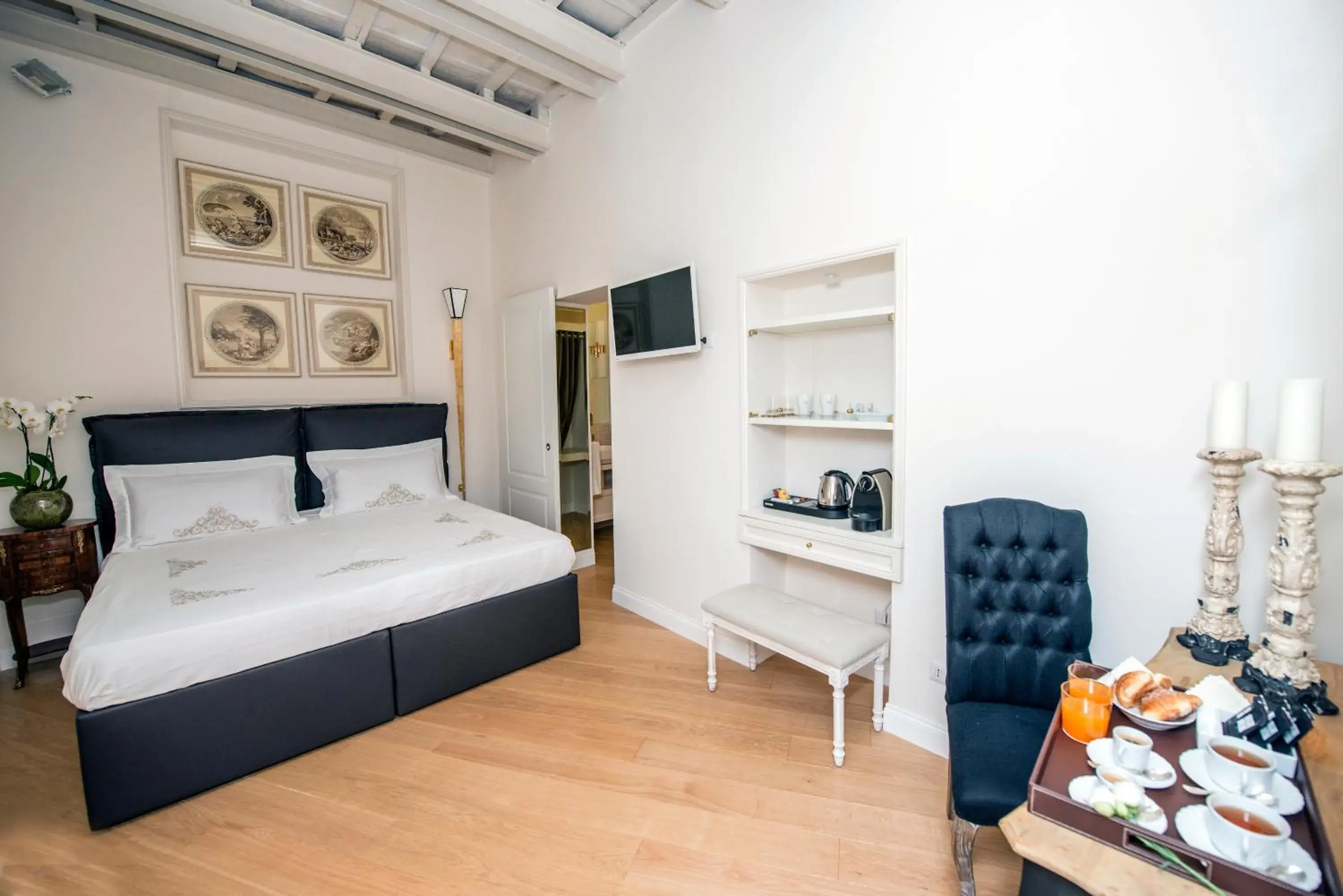 Deluxe Double Room with Bath in StarHome Pantheon Deluxe Double Room with Bath in StarHome Pantheon