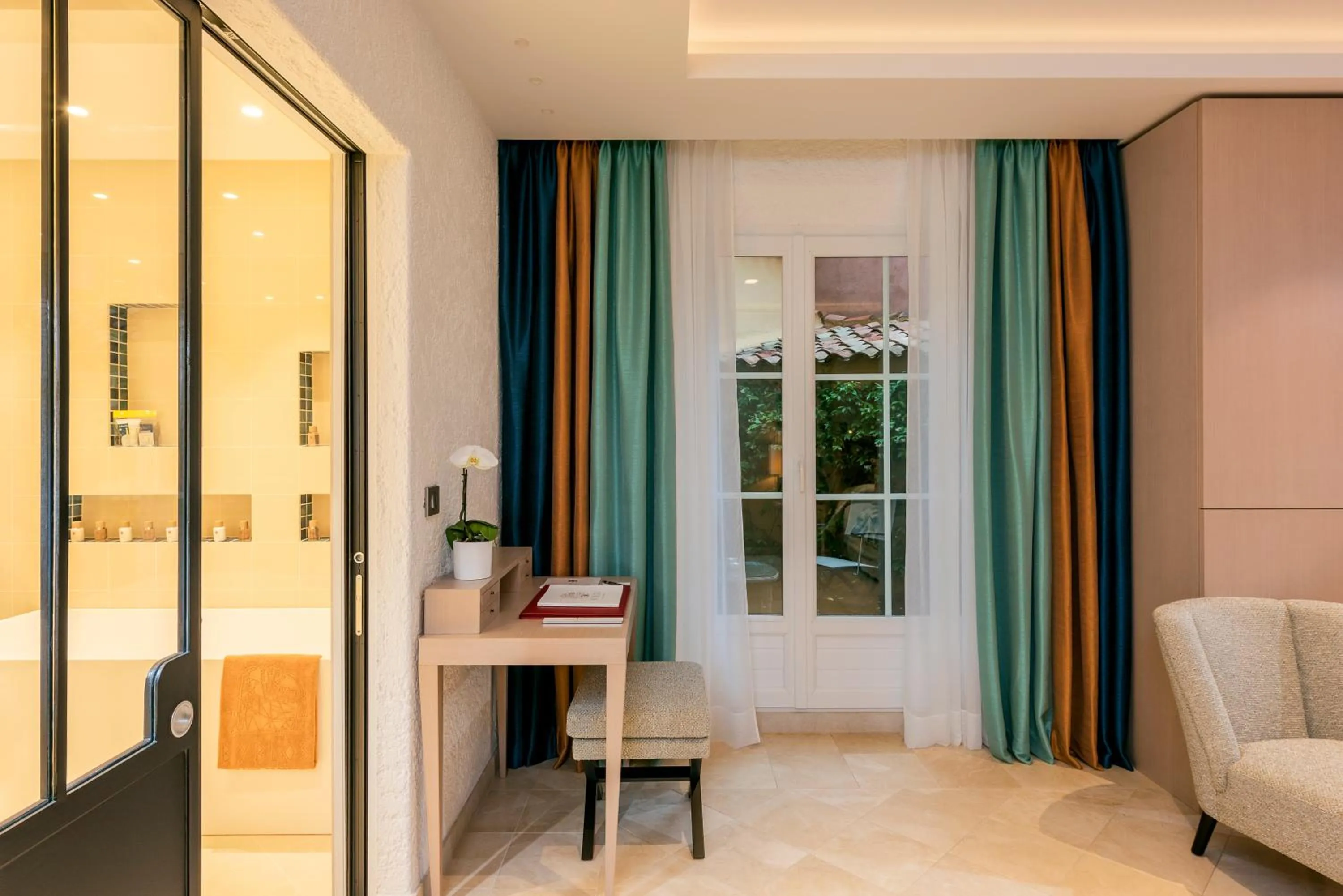 Bedroom in Hotel Byblos Saint-Tropez