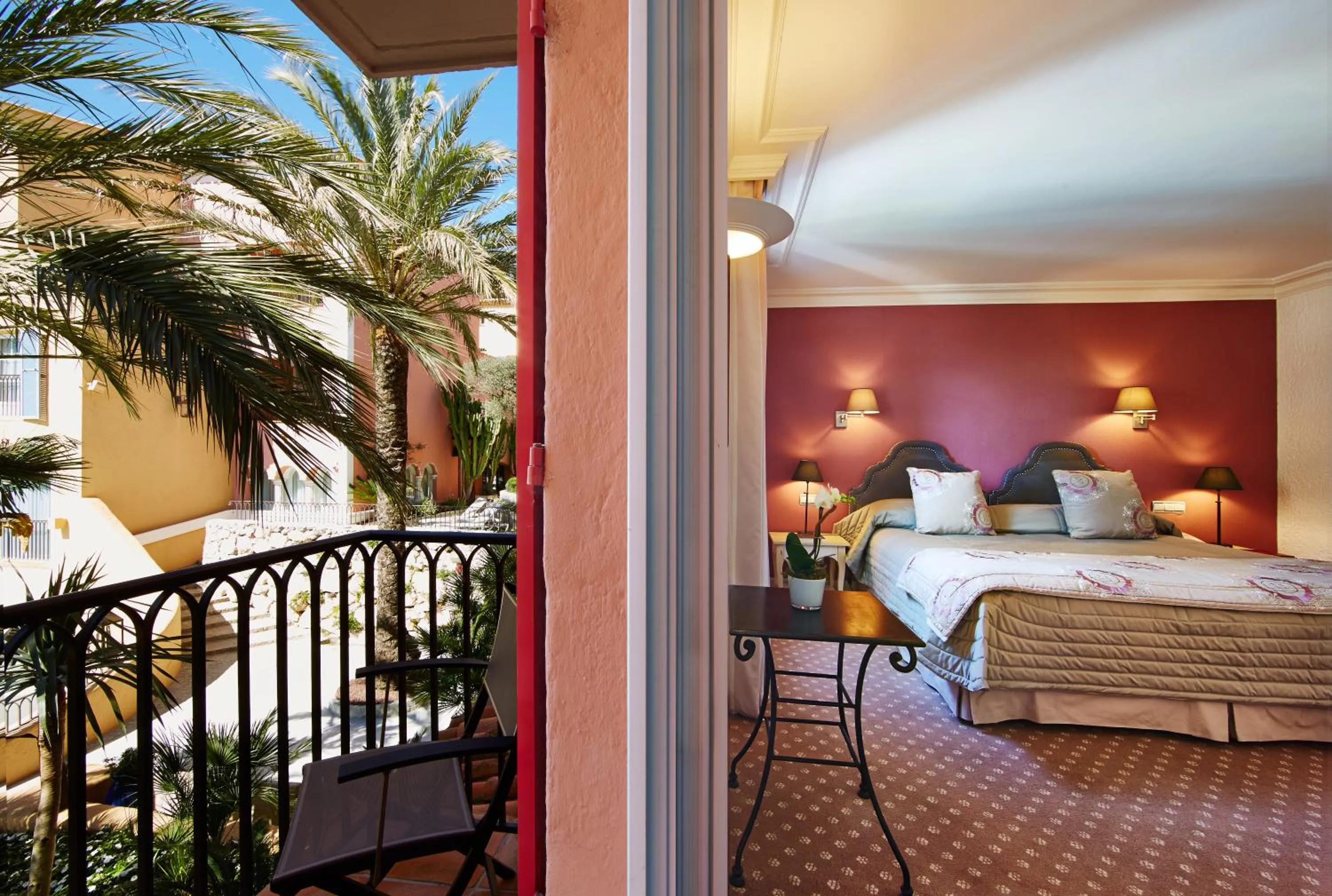 Bedroom in Hotel Byblos Saint-Tropez