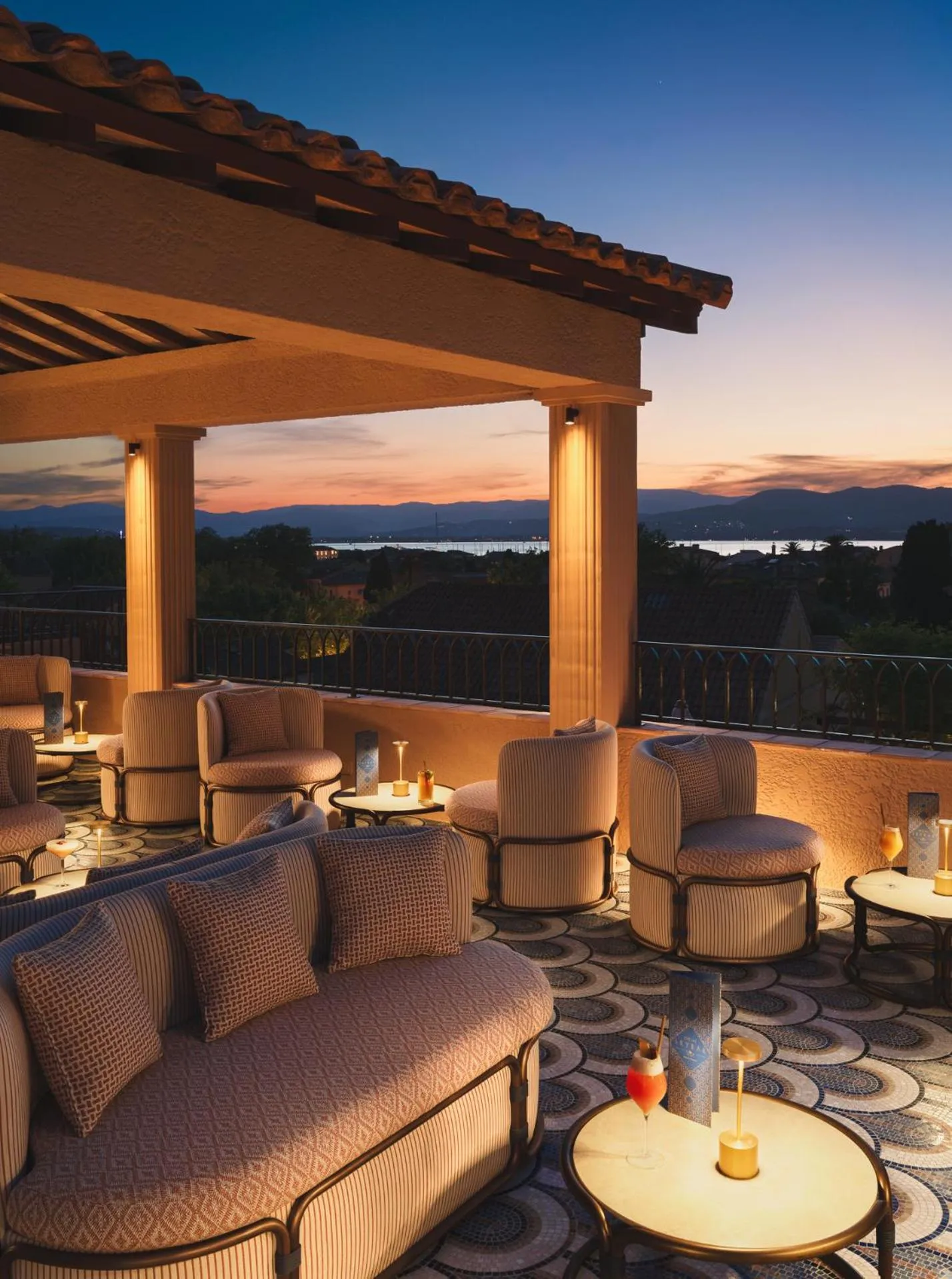 Lounge or bar in Hotel Byblos Saint-Tropez