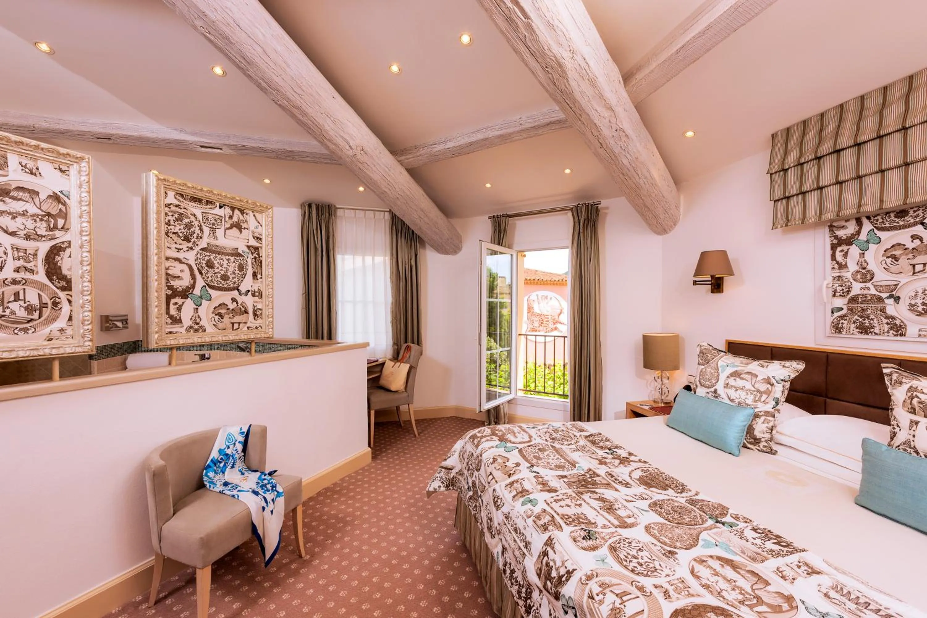 Bedroom in Hotel Byblos Saint-Tropez