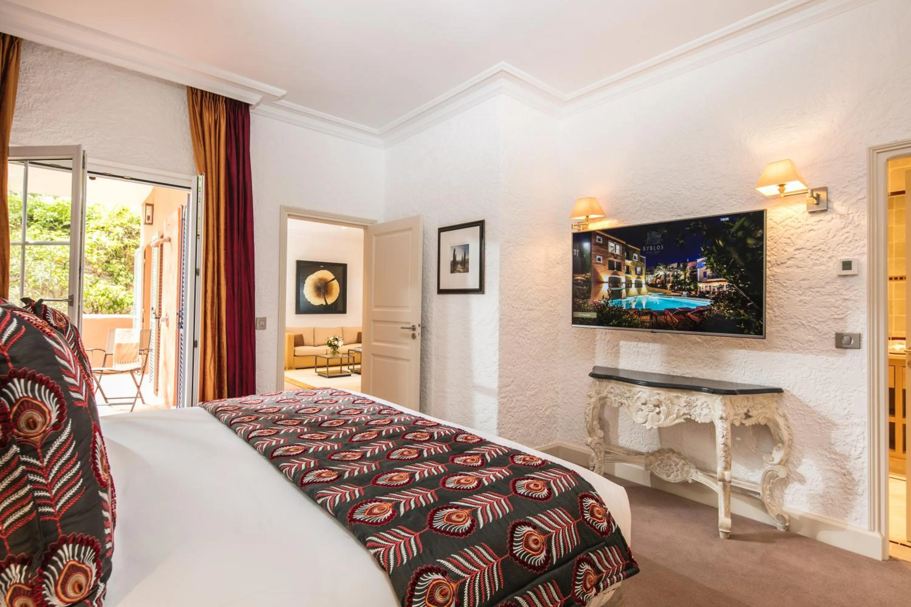 Bedroom in Hotel Byblos Saint-Tropez