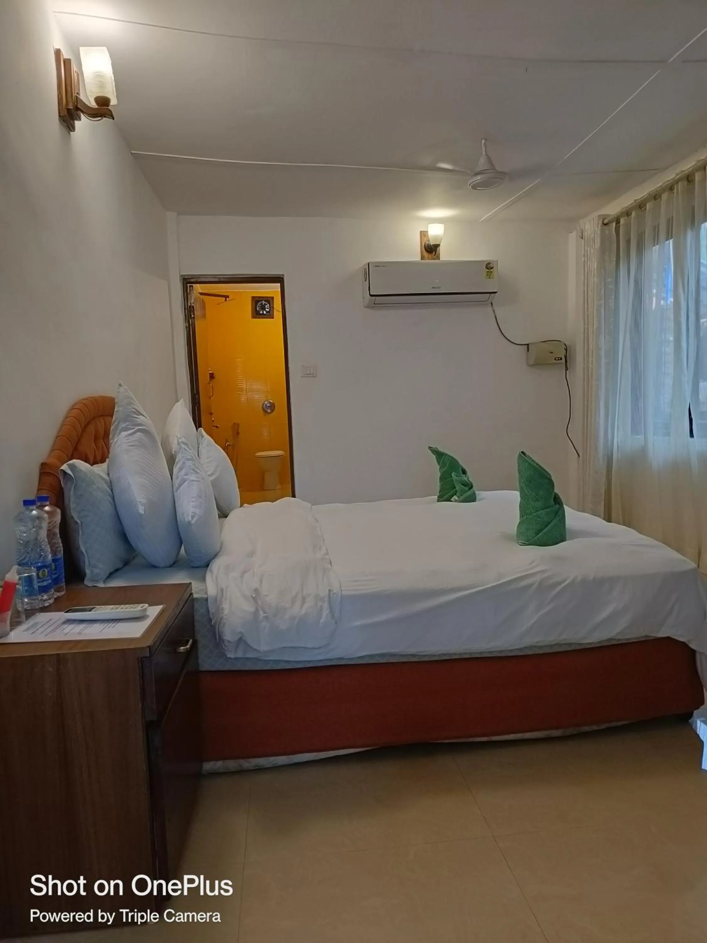 Bedroom, Bed in Dunhill Beach Resort